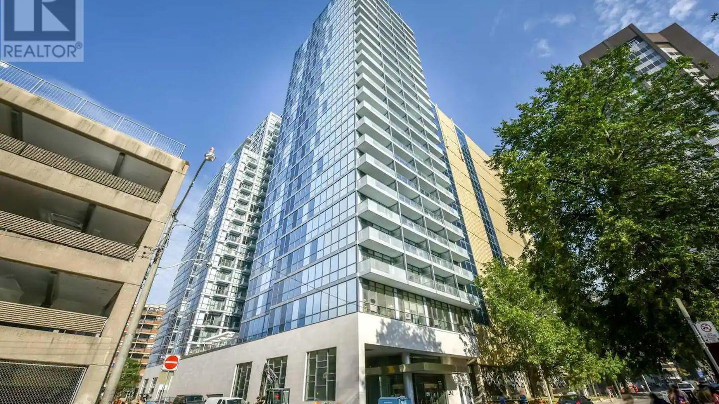 402 - 210 SIMCOE STREET Image