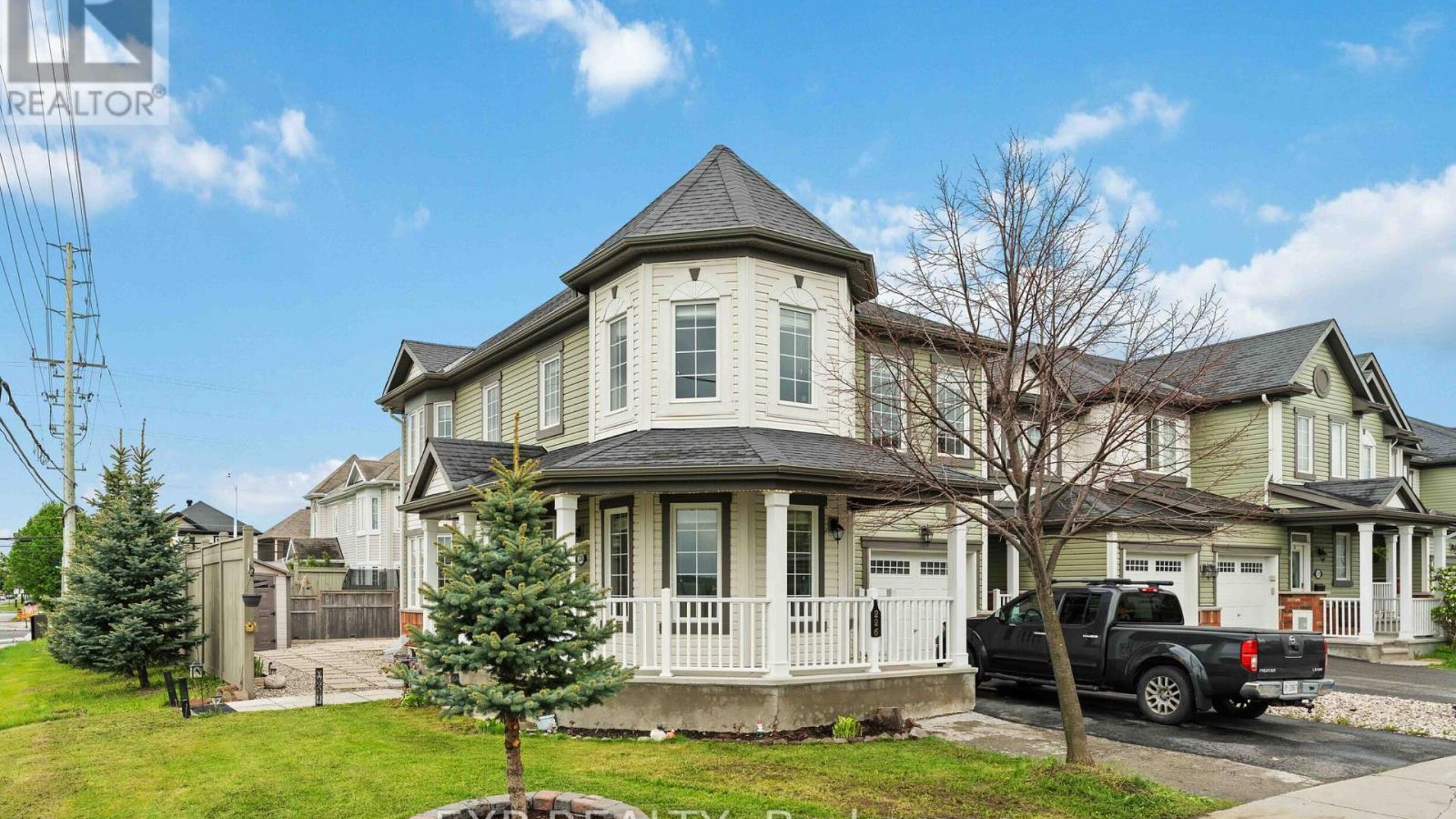 226 PAR-LA-VILLE CIRCLE Image