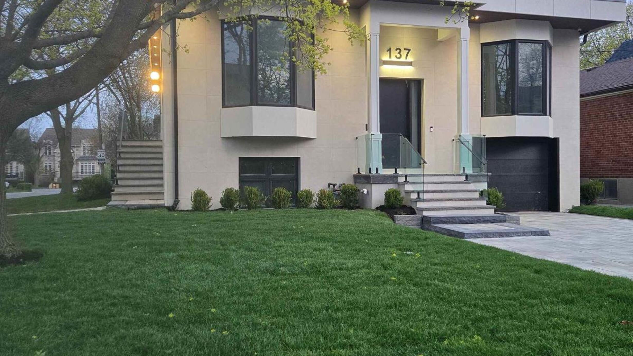 137 BANNOCKBURN AVENUE Image