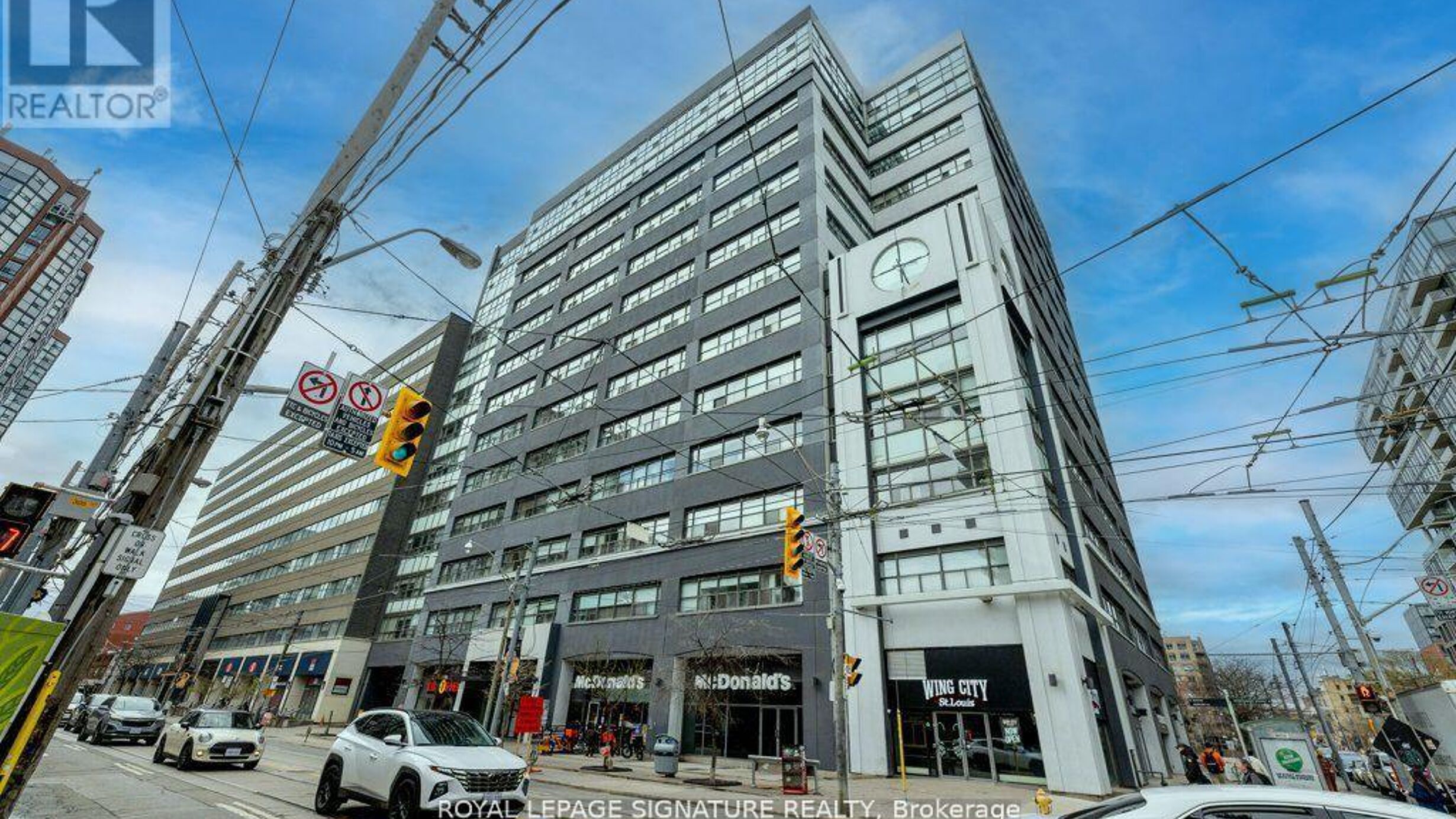 801 - 700 KING STREET W Image