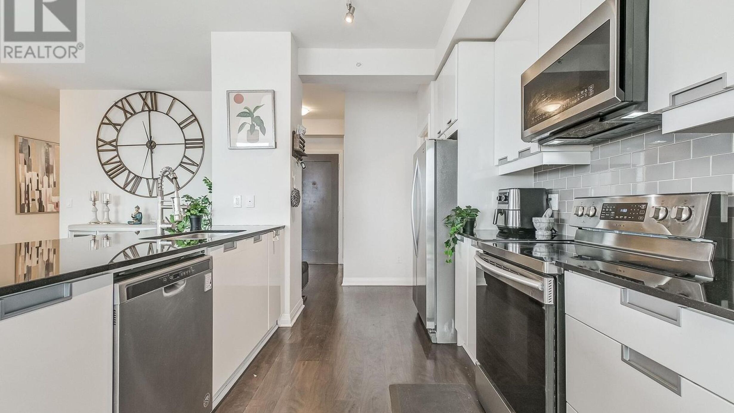 2702 - 75 EGLINTON AVENUE W Image