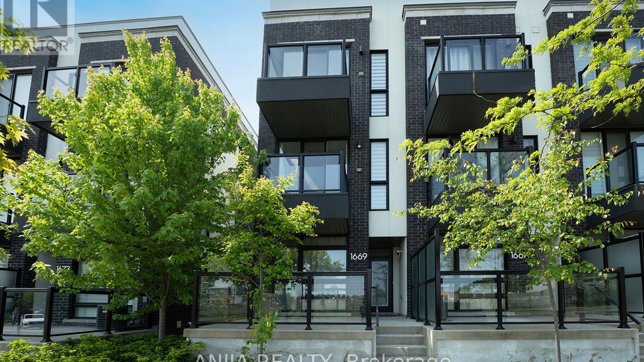 1669 BUR OAK AVENUE Image