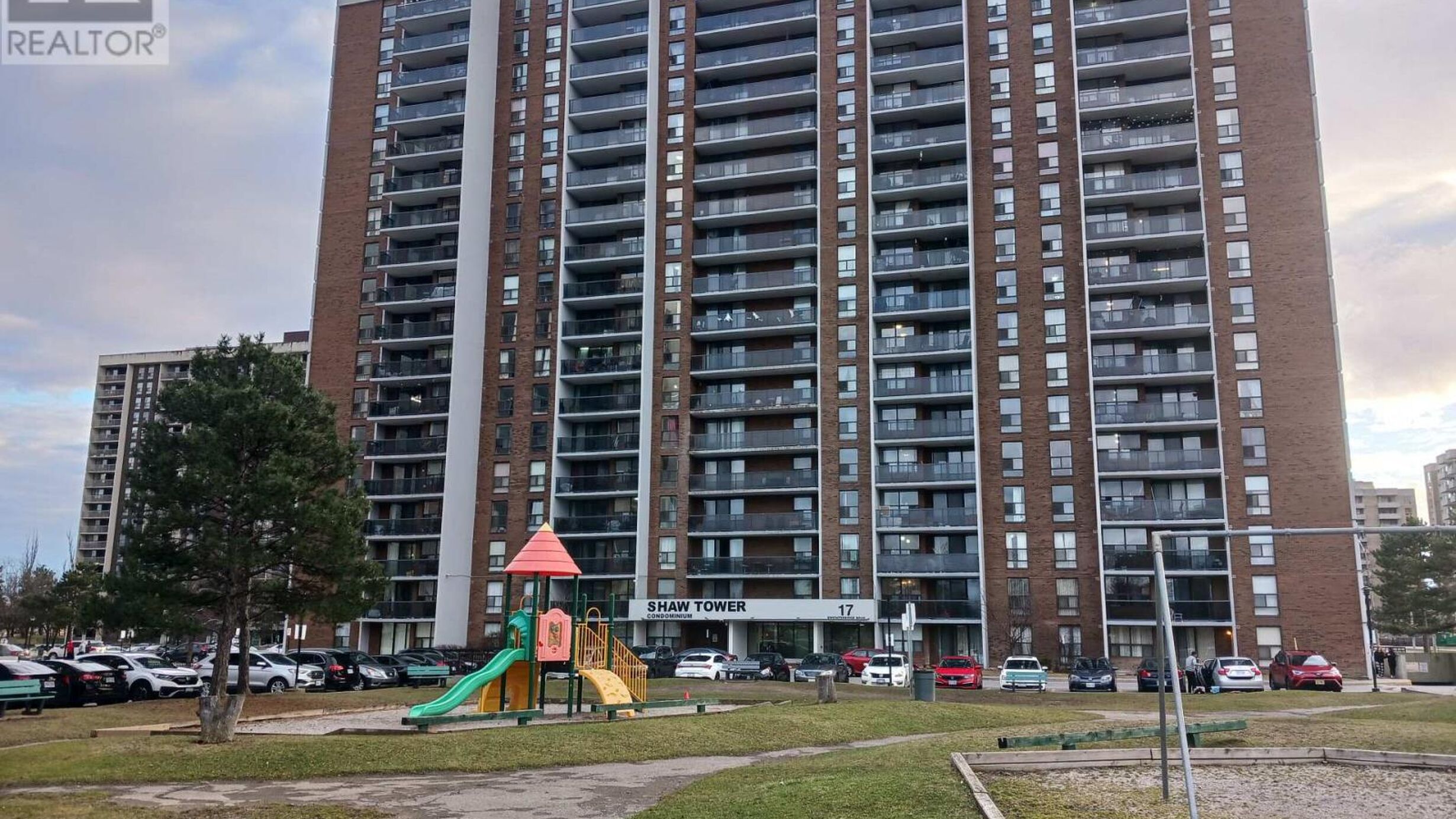 410 - 17 KNIGHTSBRIDGE ROAD Image