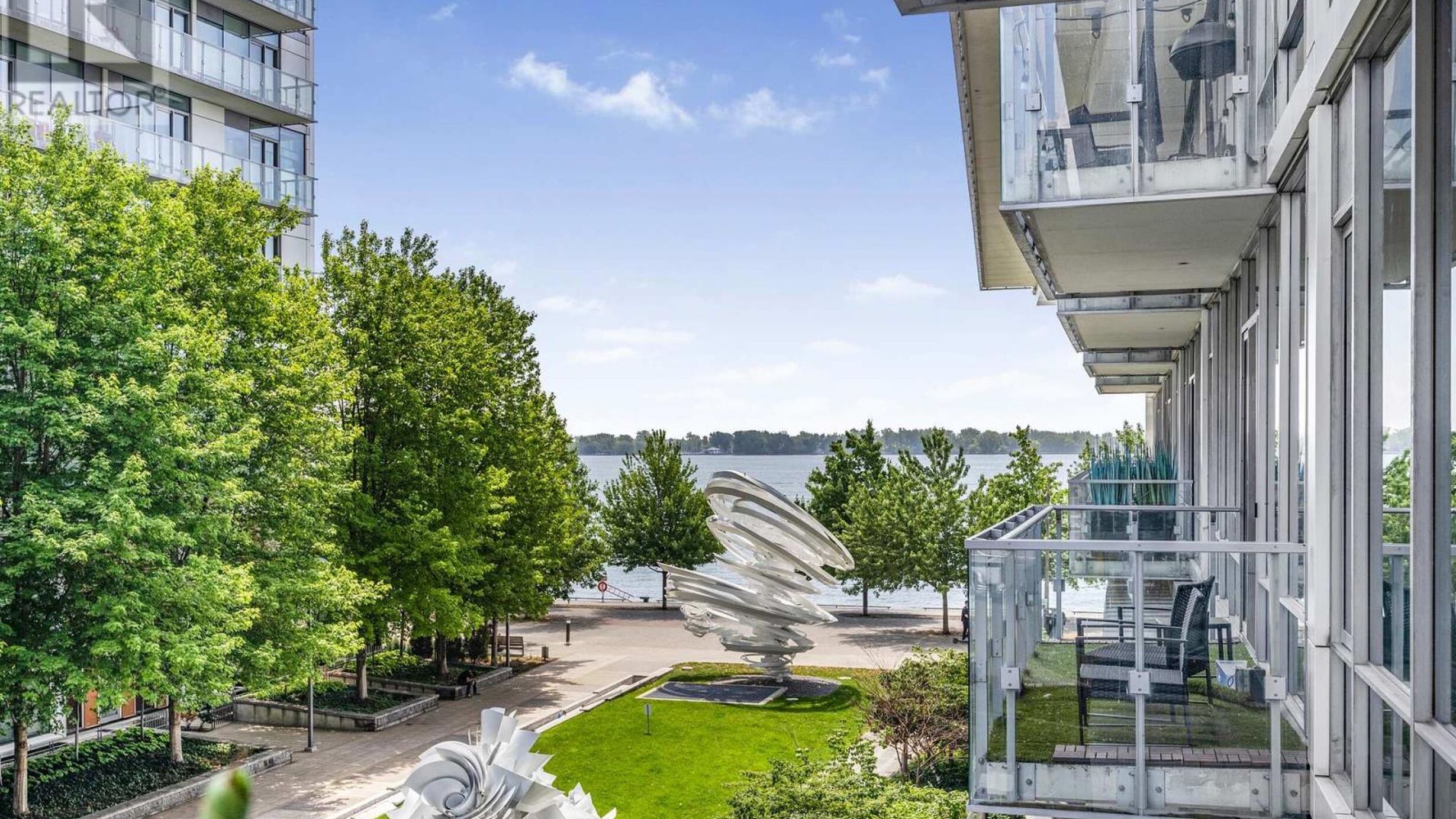 318 - 29 QUEENS QUAY E Image