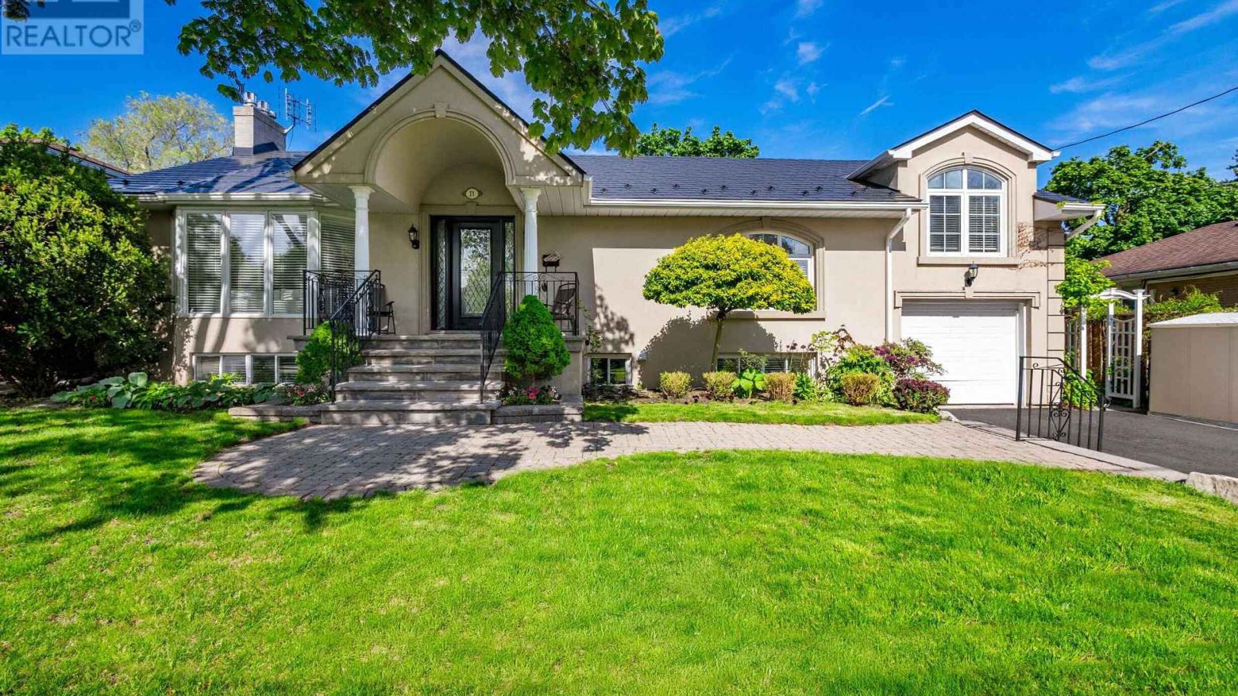 11 KNOLLSIDE DRIVE Image