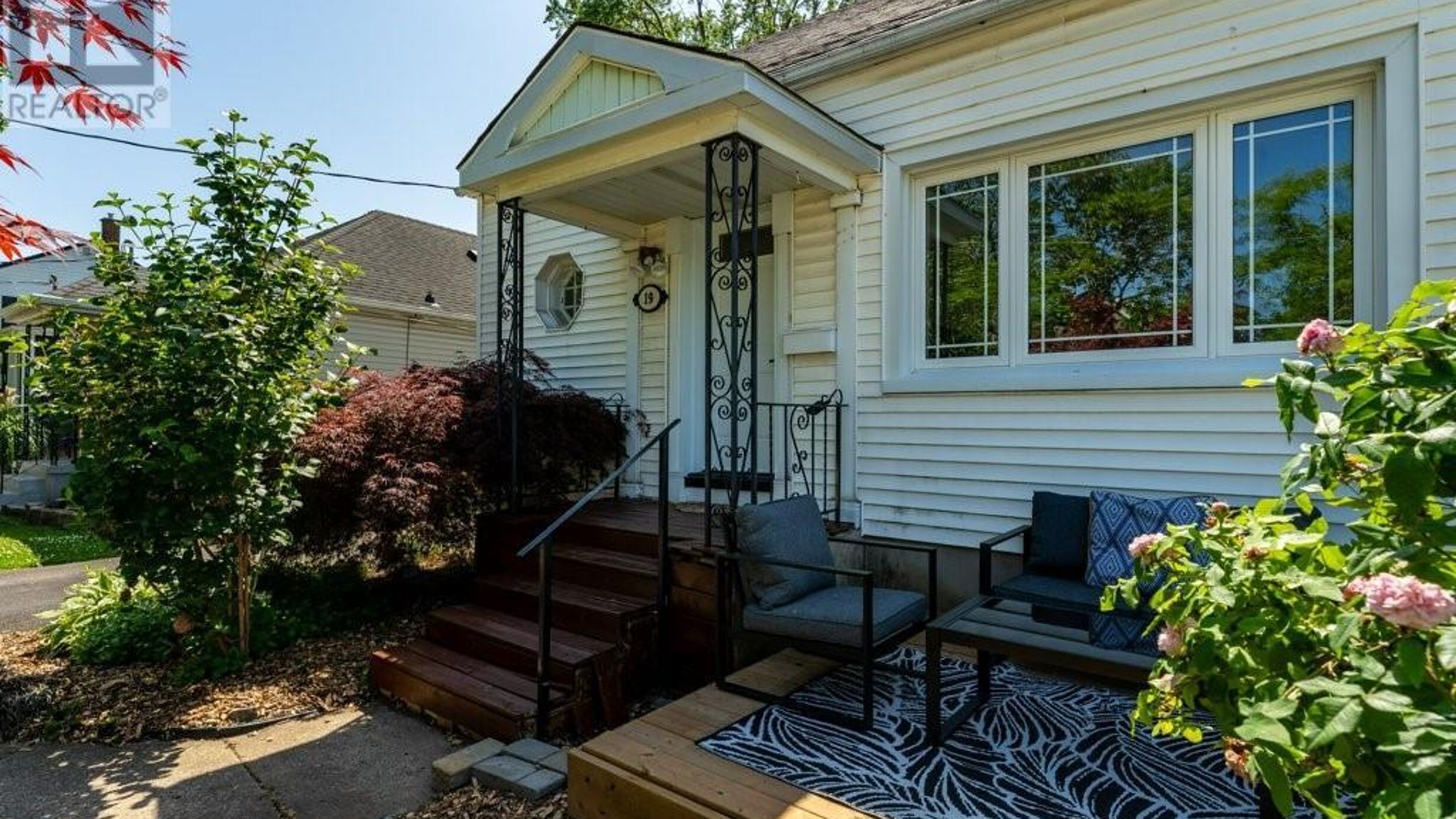 19 COLUMBIA Street Image