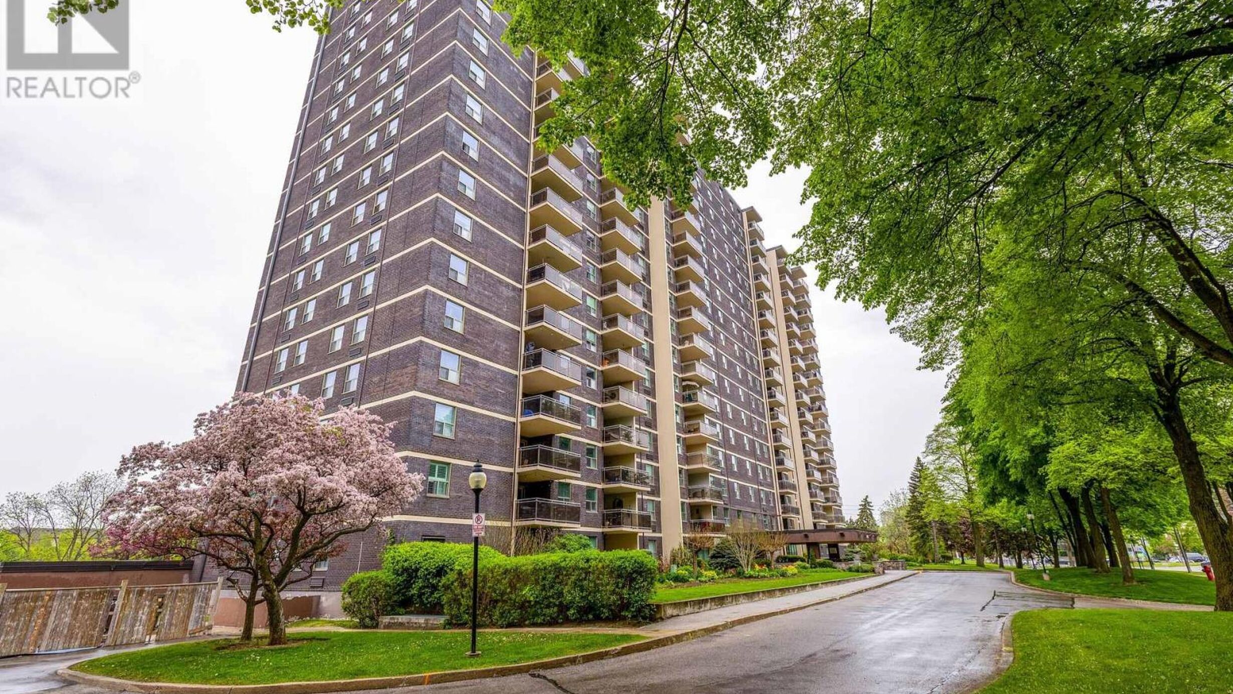 1001 - 966 INVERHOUSE DRIVE Image