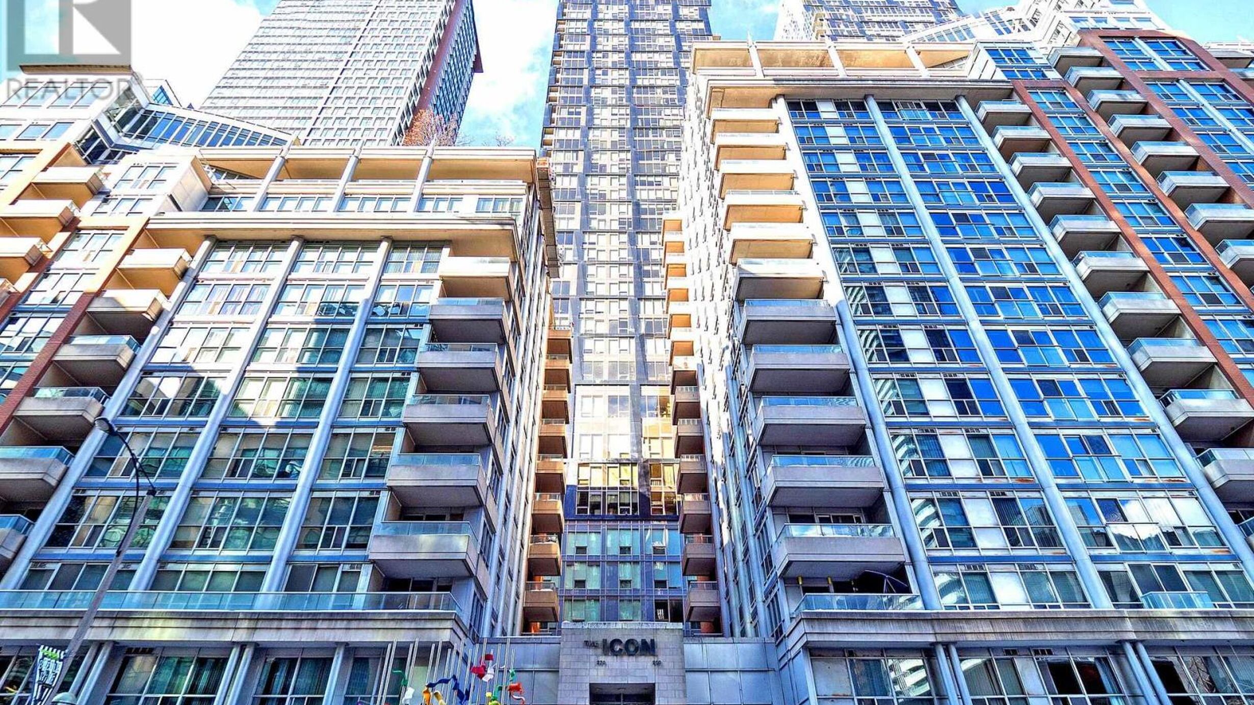 1114 - 270 WELLINGTON STREET W Image