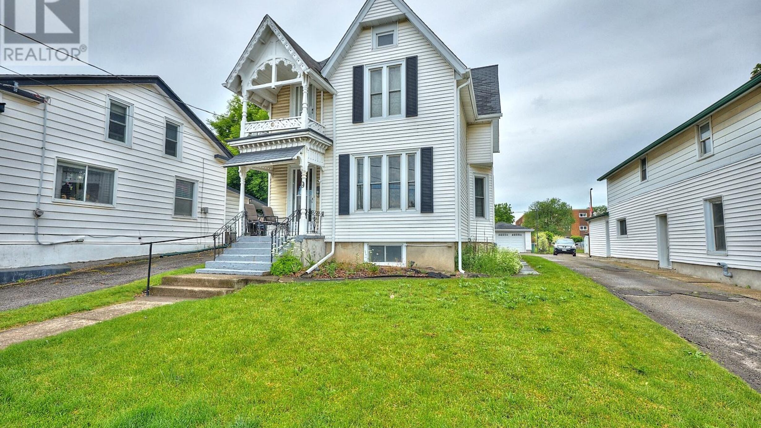 9 PINE STREET S Image