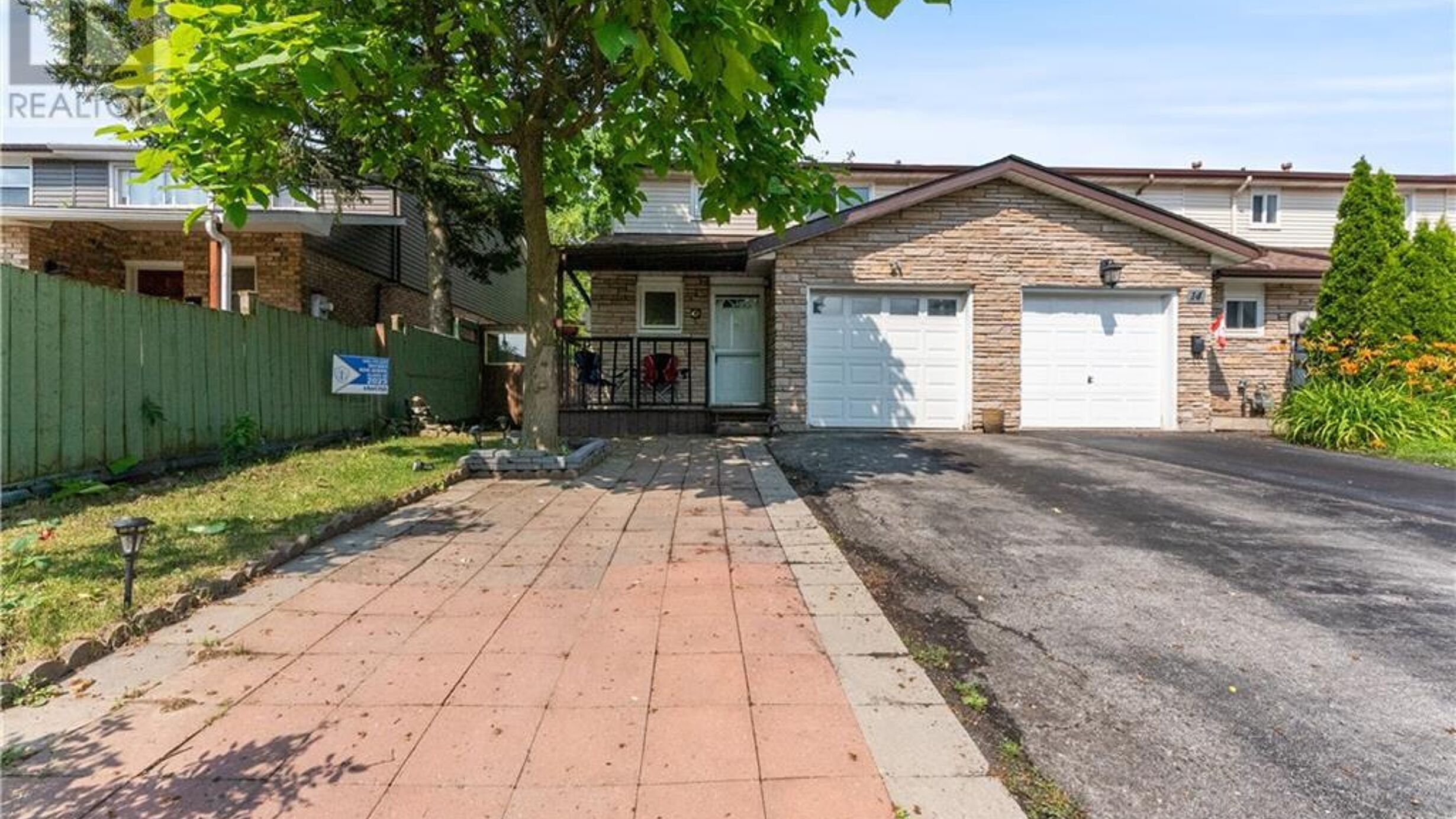 16 SILVERVINE Drive Image