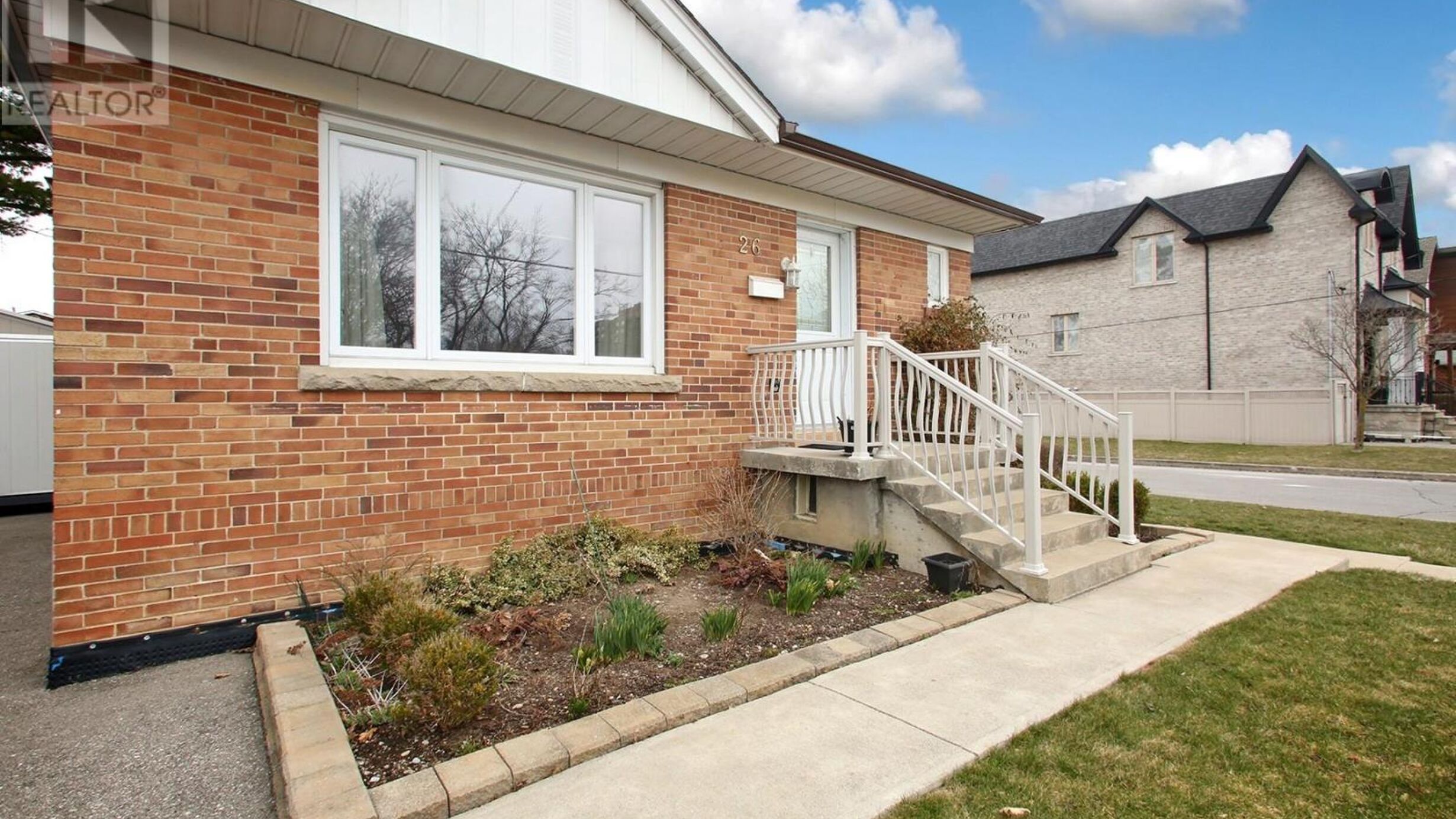 26 ALEXIS BOULEVARD Image