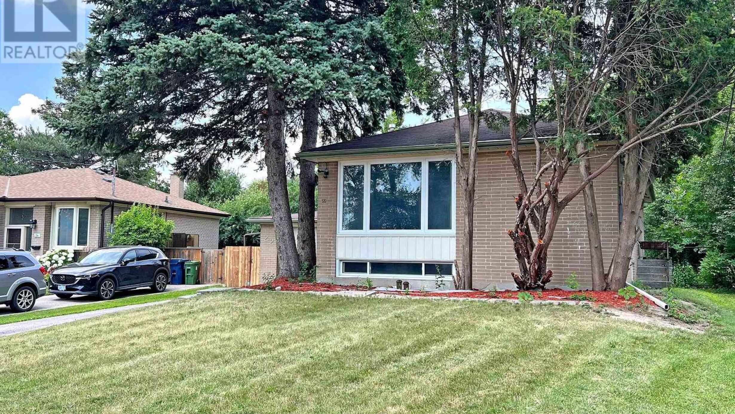 22 ROYAL DOULTON DRIVE Image