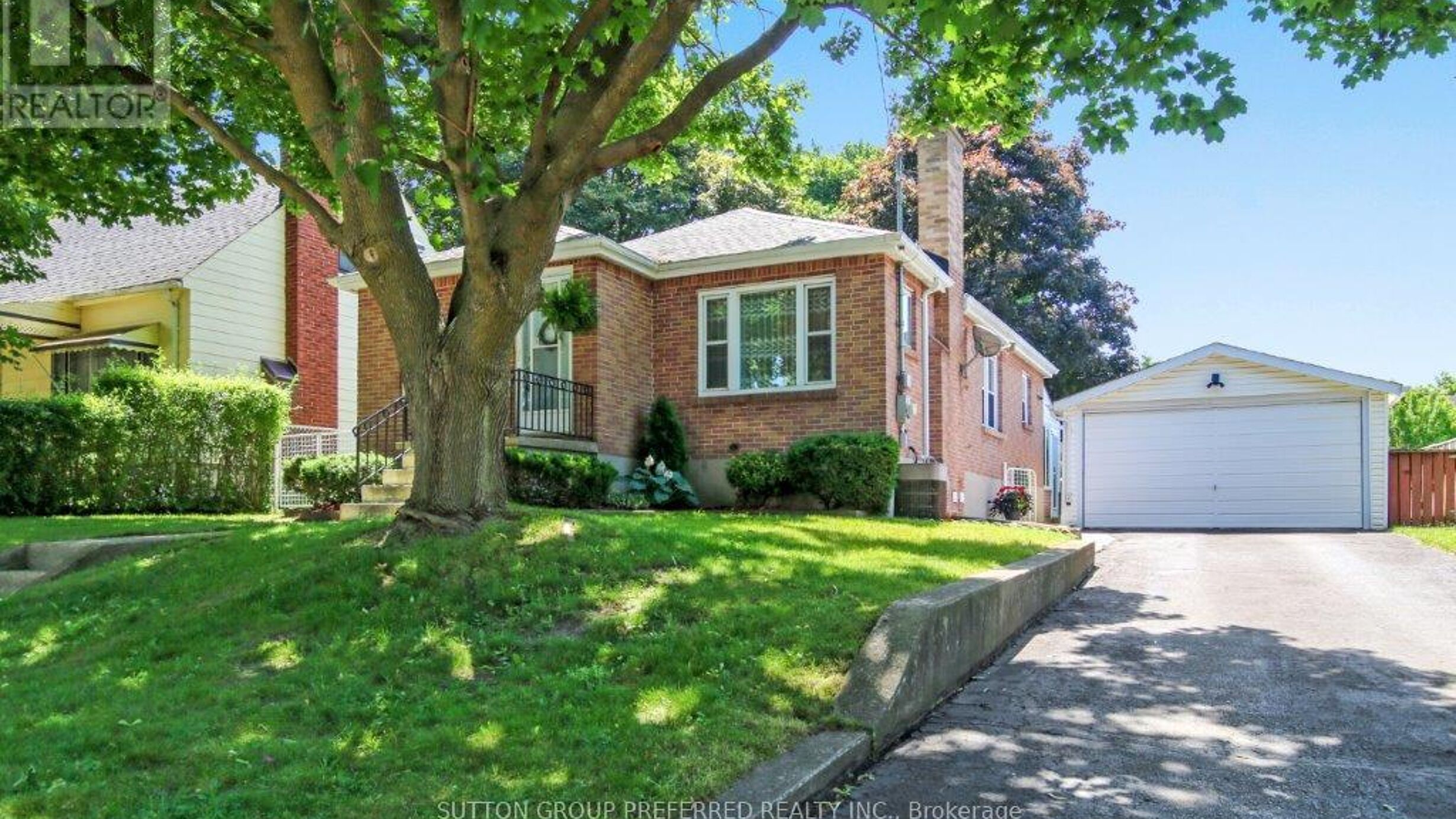 695 ECCLESTONE STREET Image