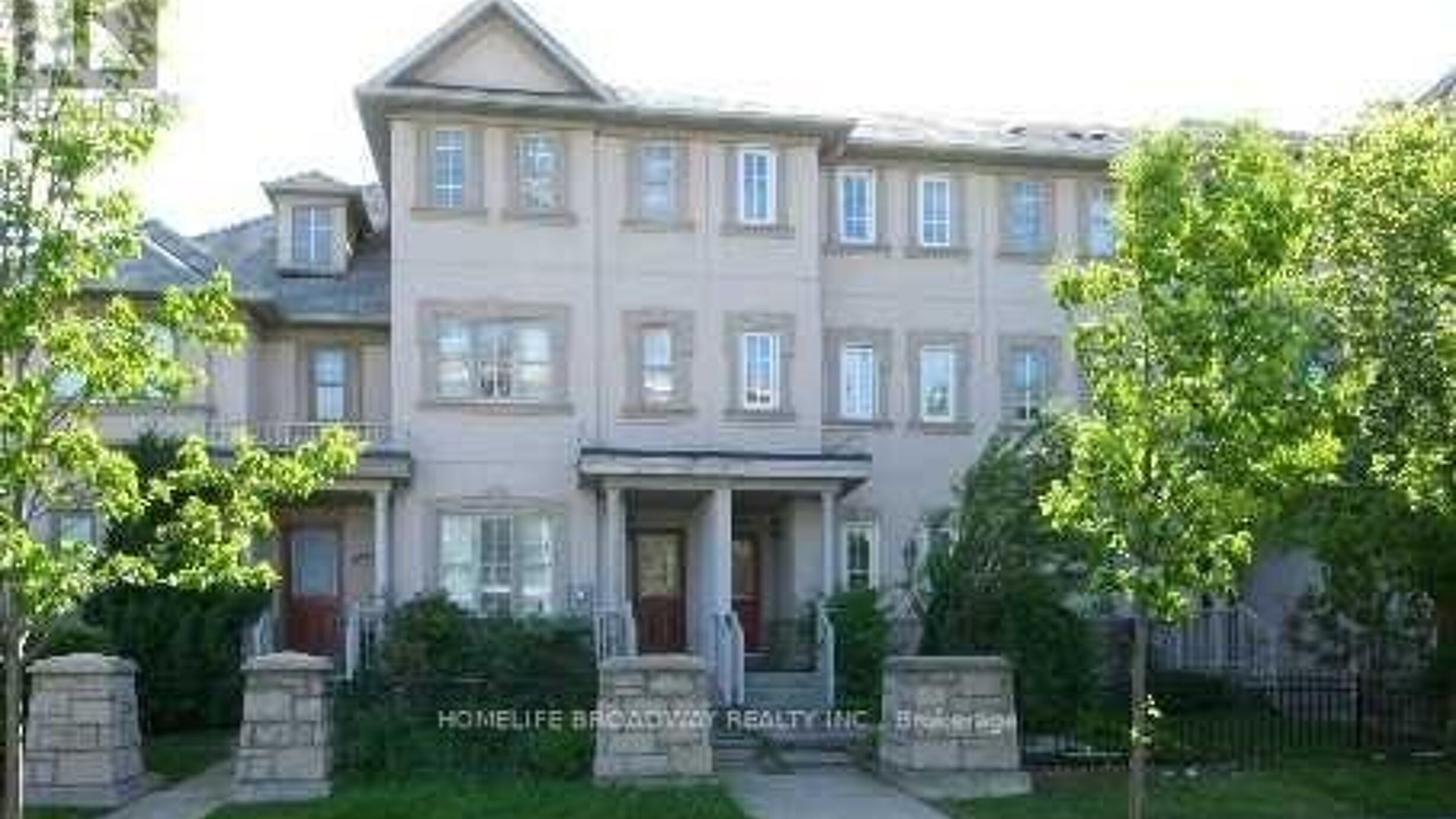 9091 YONGE STREET Image