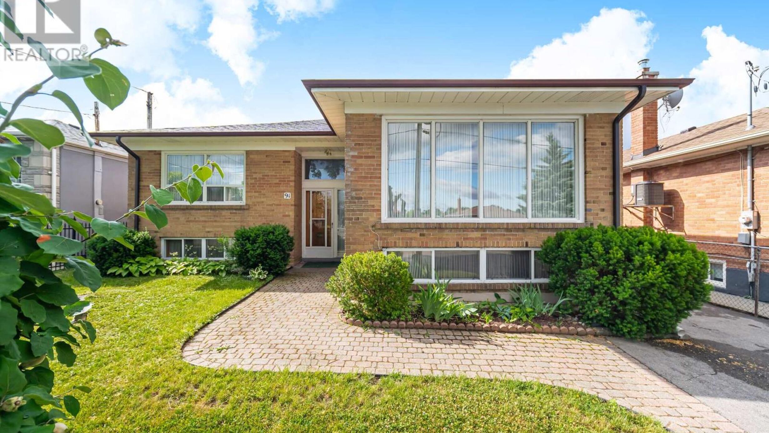 91 DENBIGH CRESCENT Image