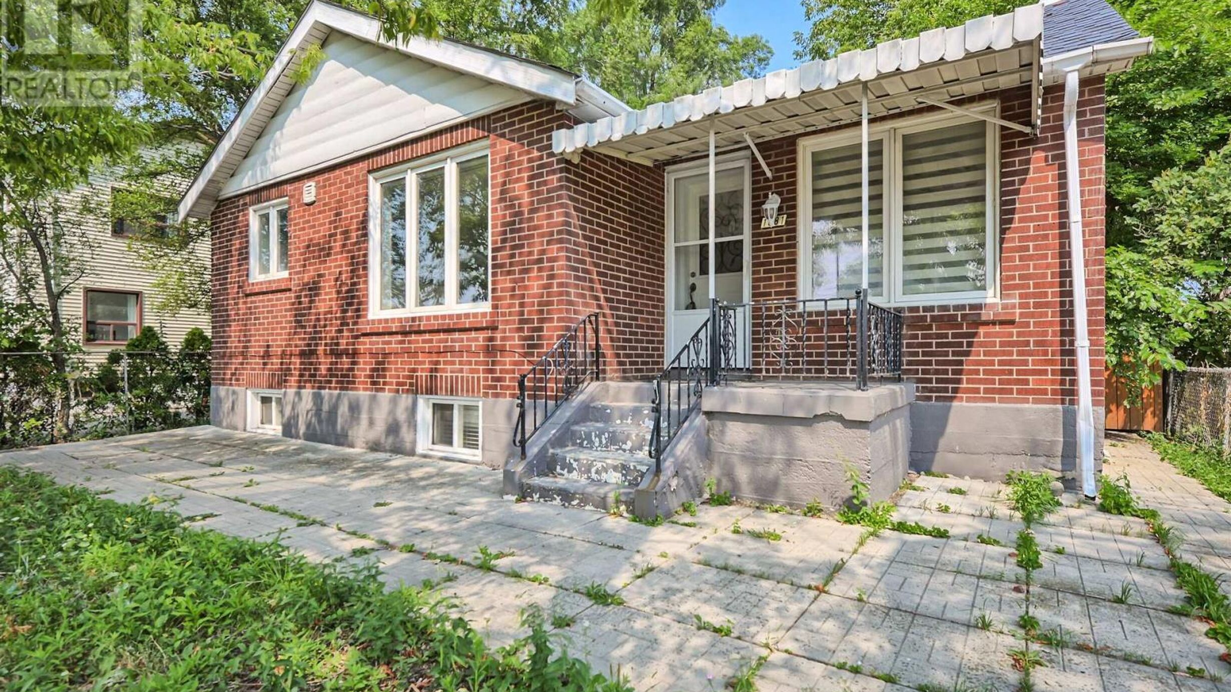 1081 VICTORIA PARK AVENUE Image