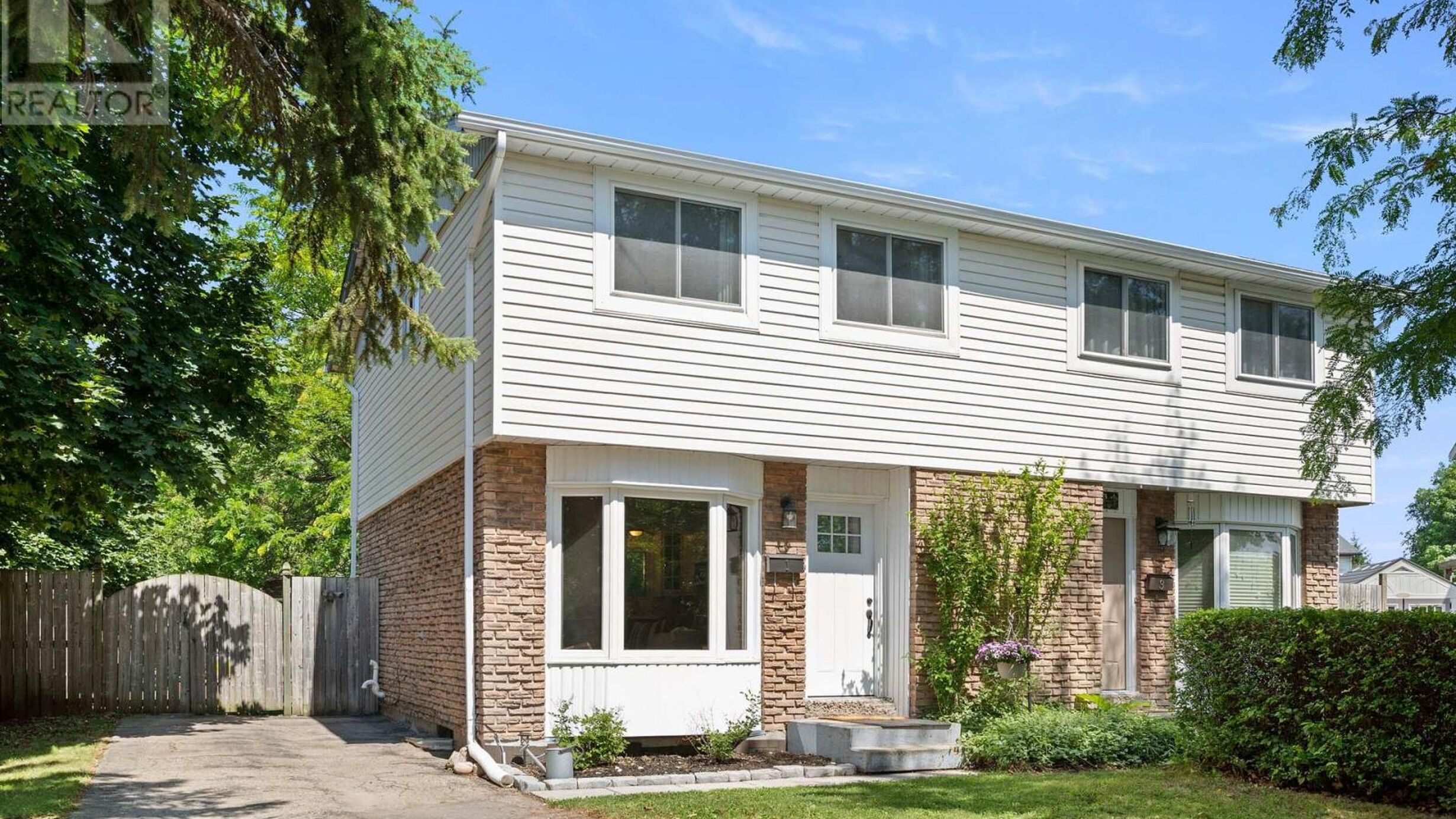 1 BARDADYN COURT Image