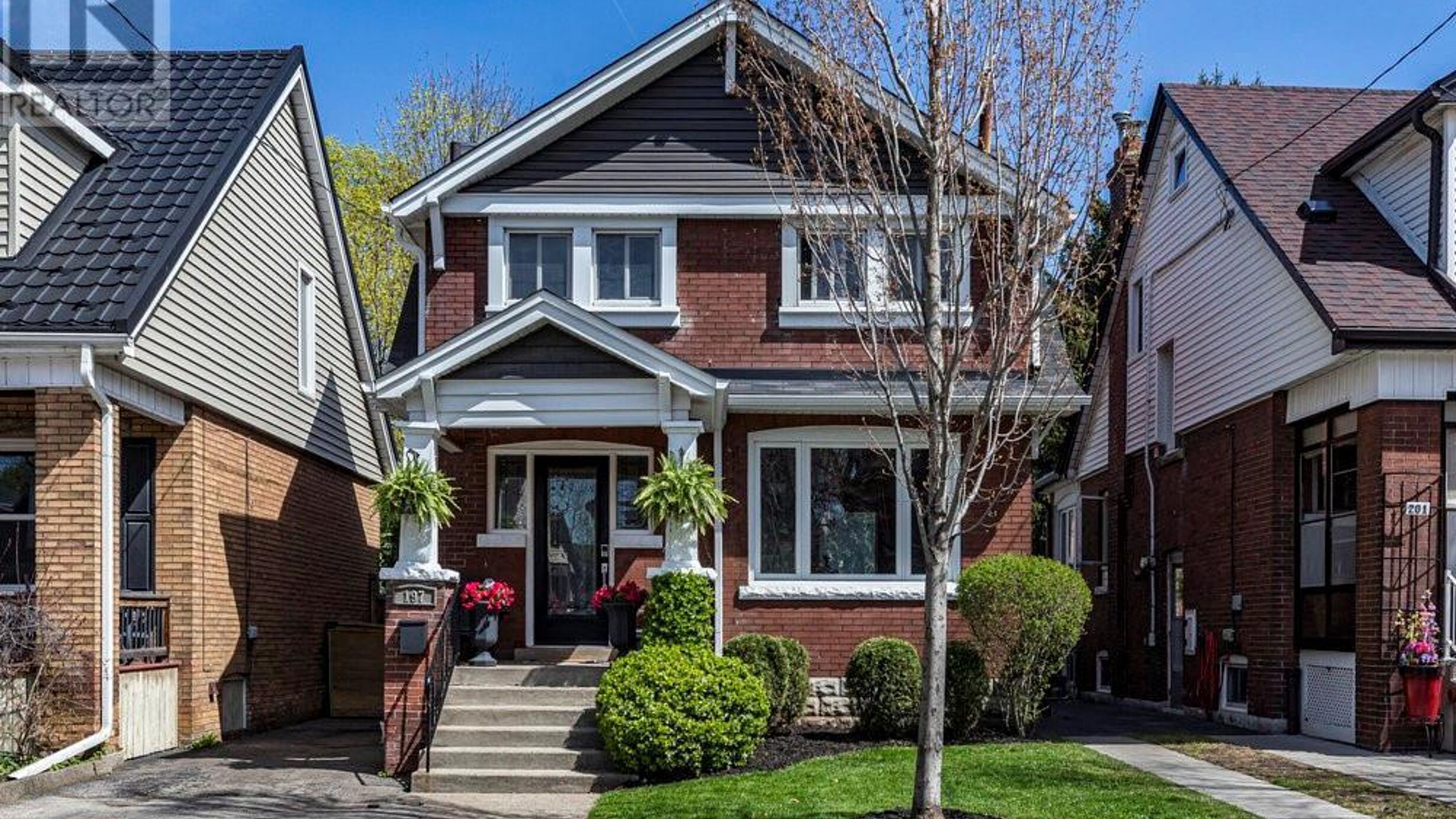 197 BALMORAL Avenue S Image