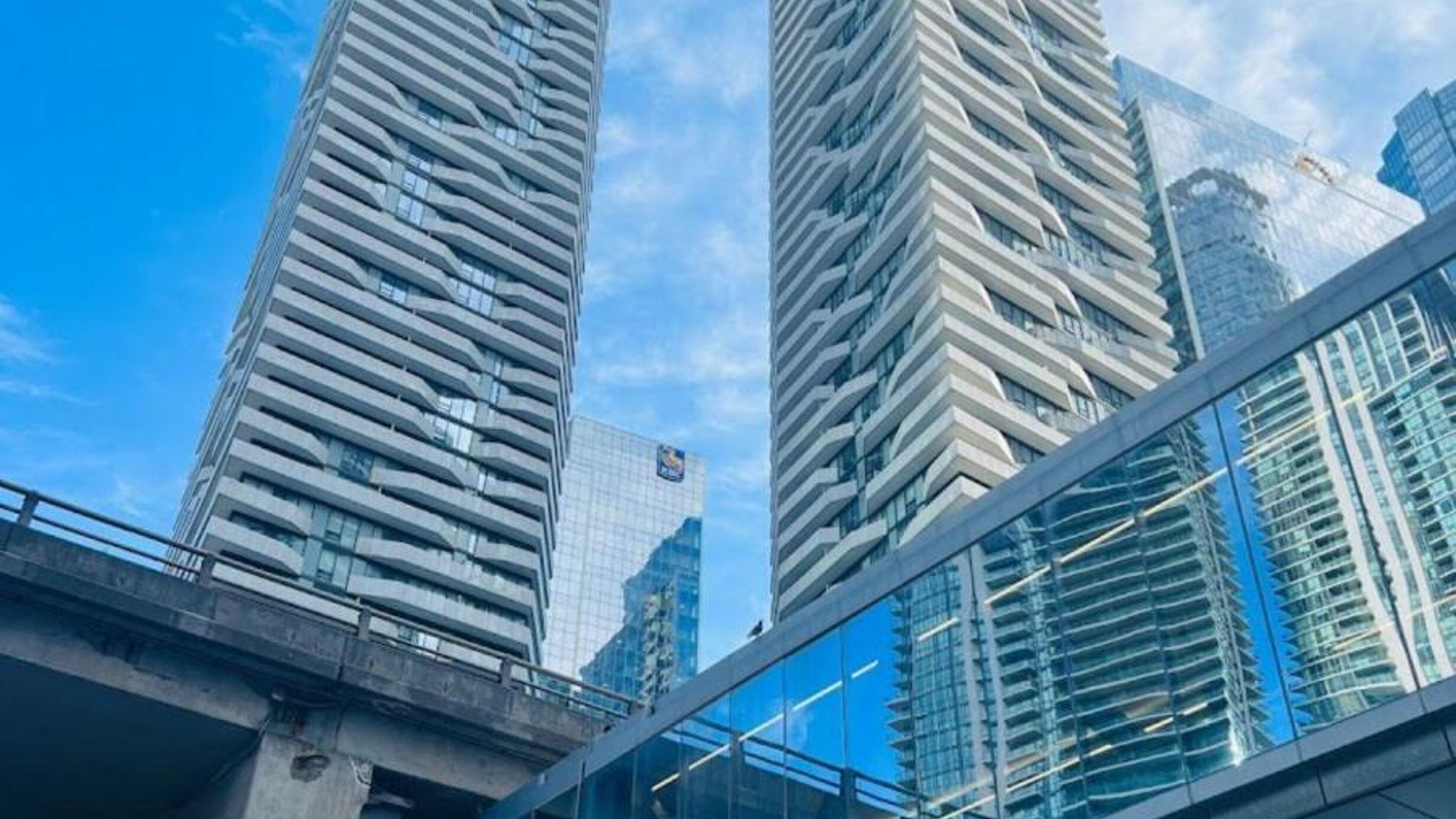 6506 - 100 HARBOUR STREET Image