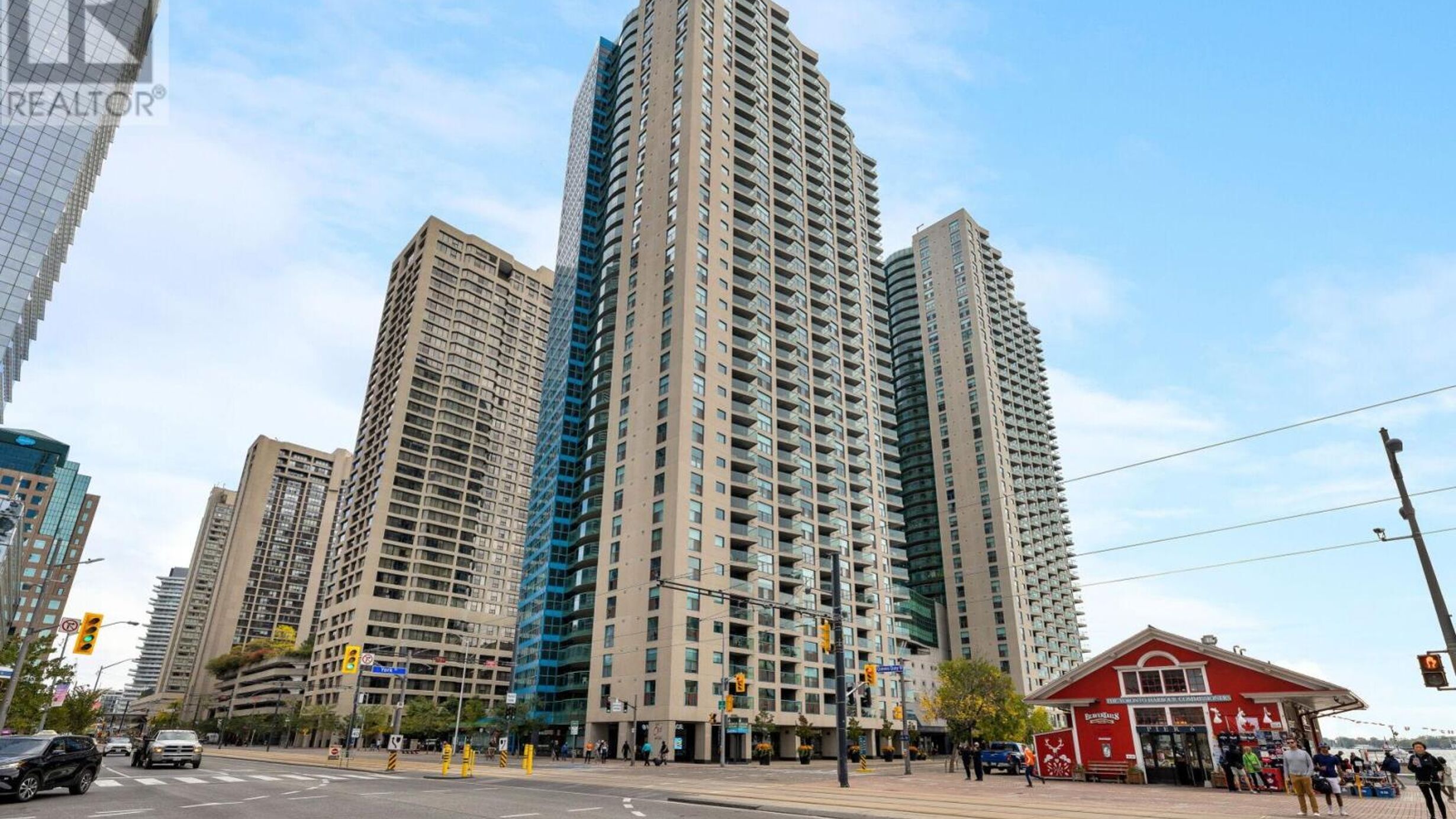 3002 - 99 HARBOUR SQUARE Image