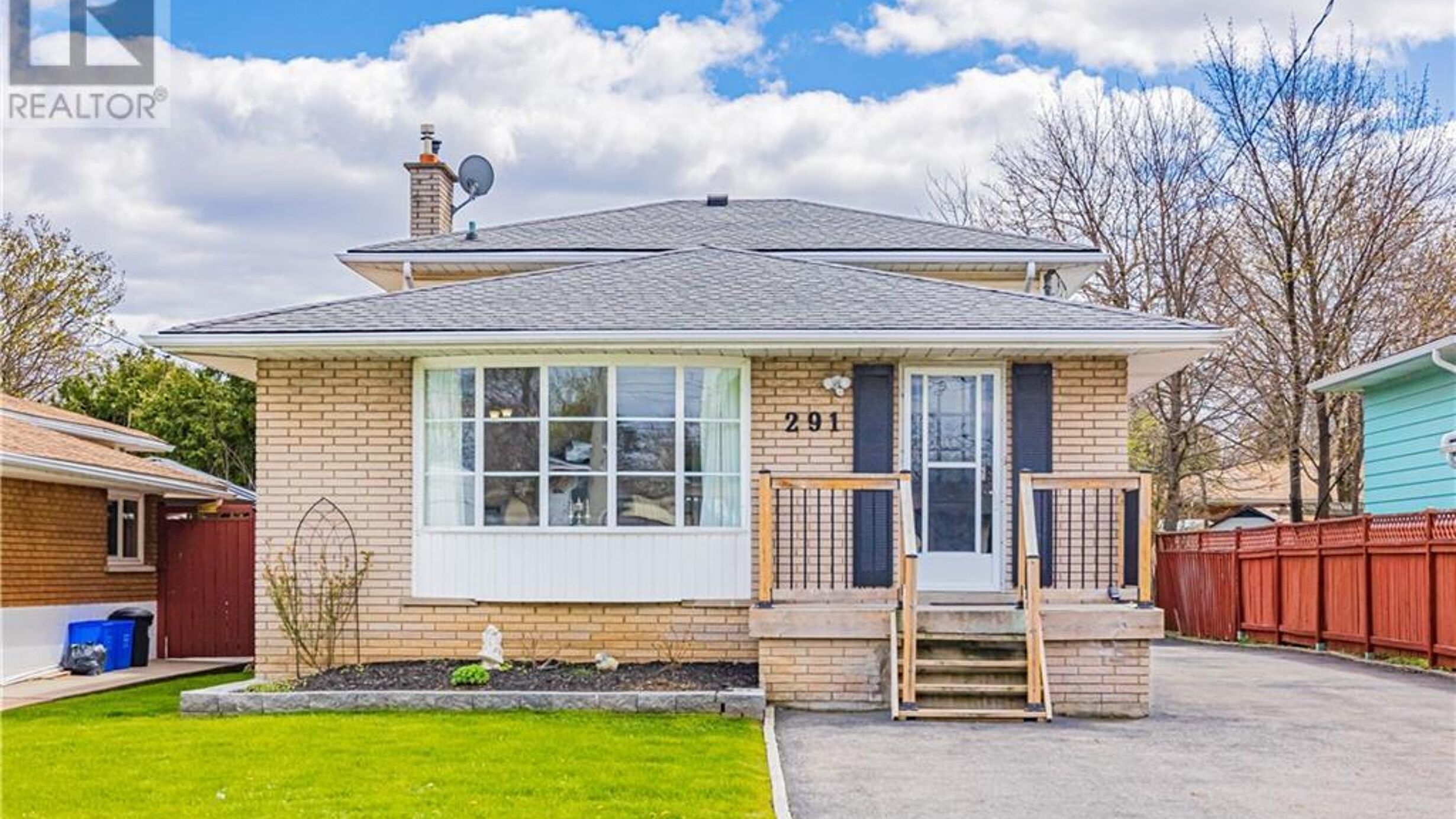 291 MOHAWK Road W Image