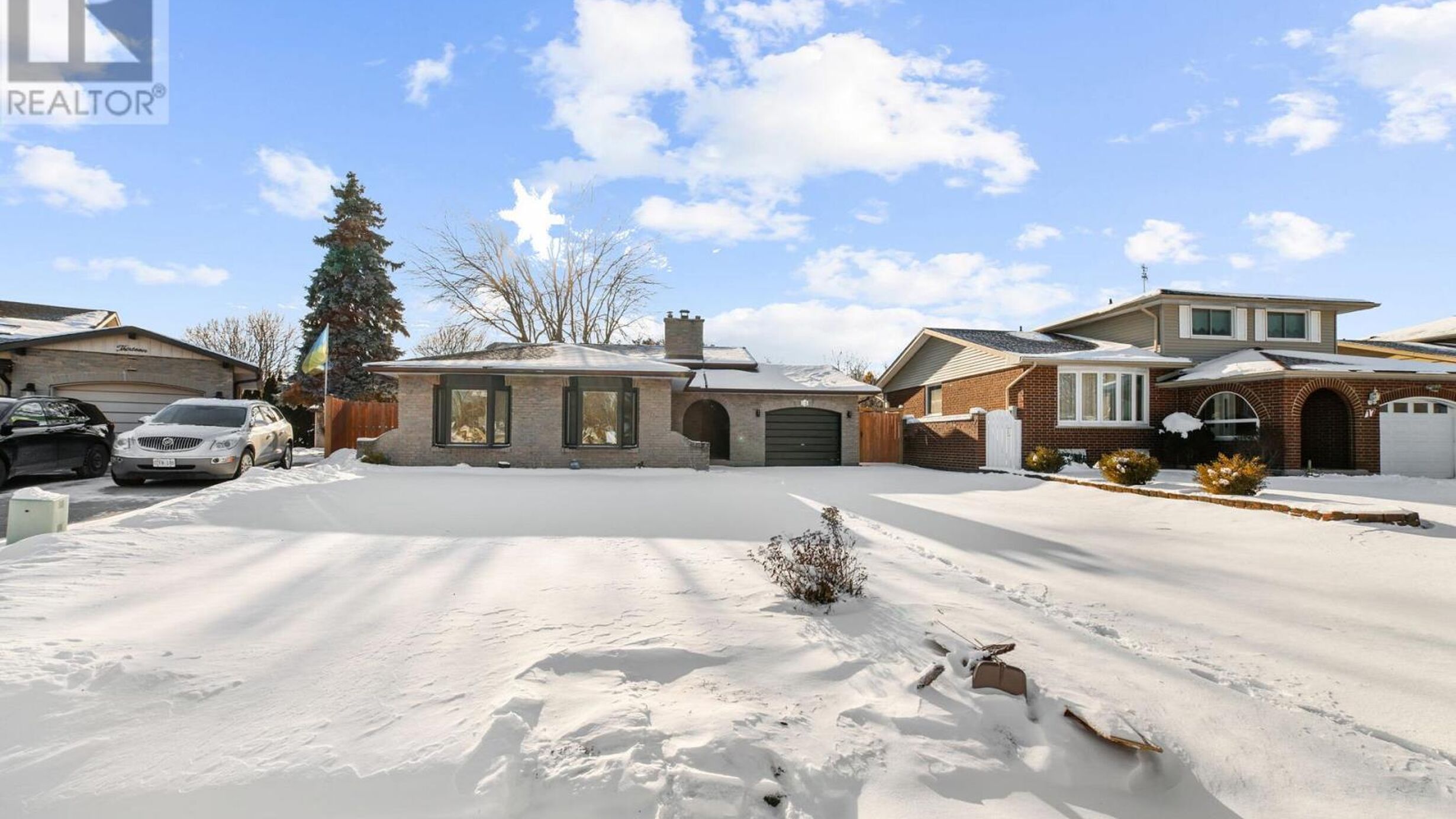 15 BAYSHORE CRESCENT Image