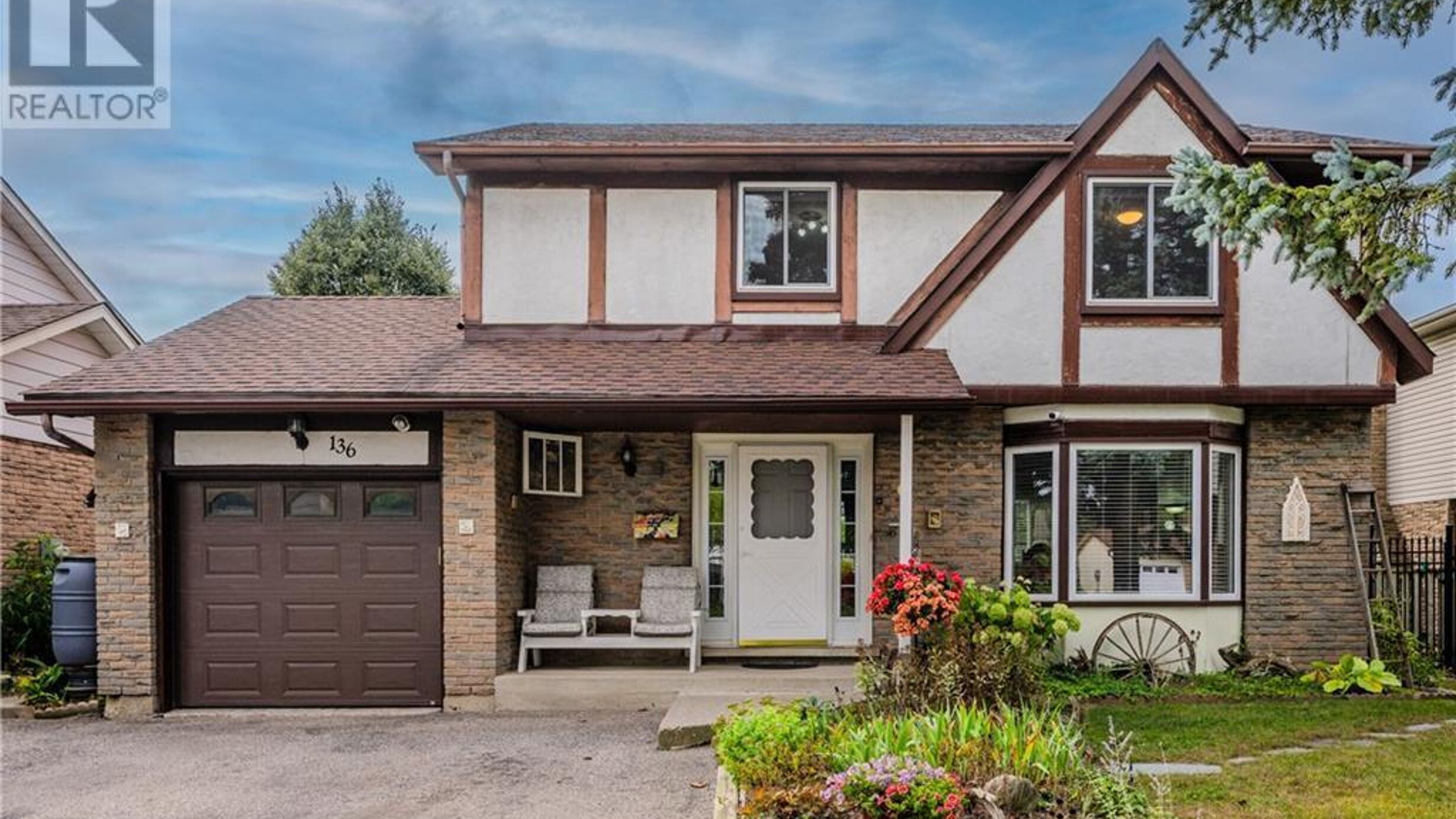 136 ST JEROME Crescent Image
