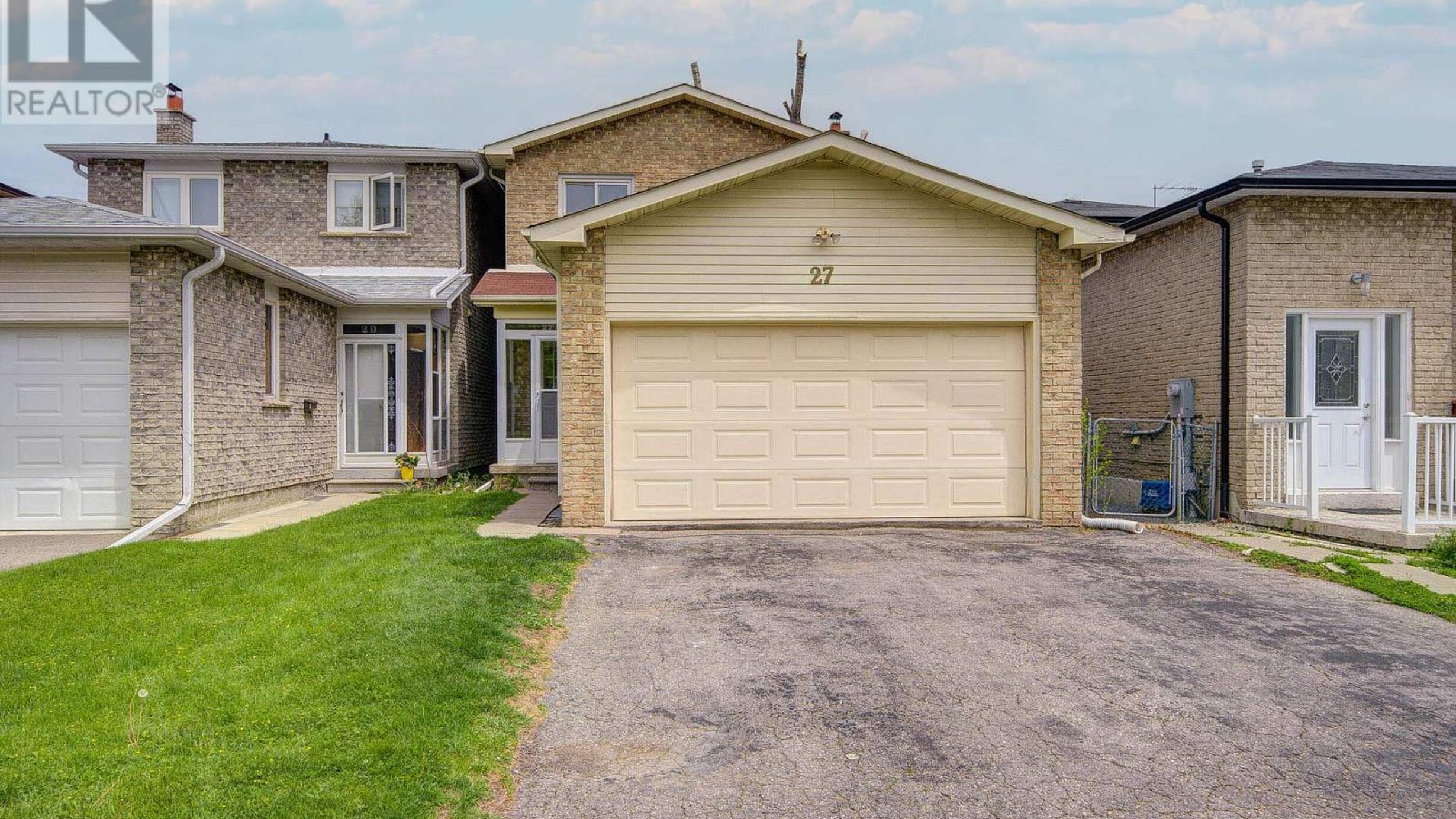 27 MASSIE STREET Image