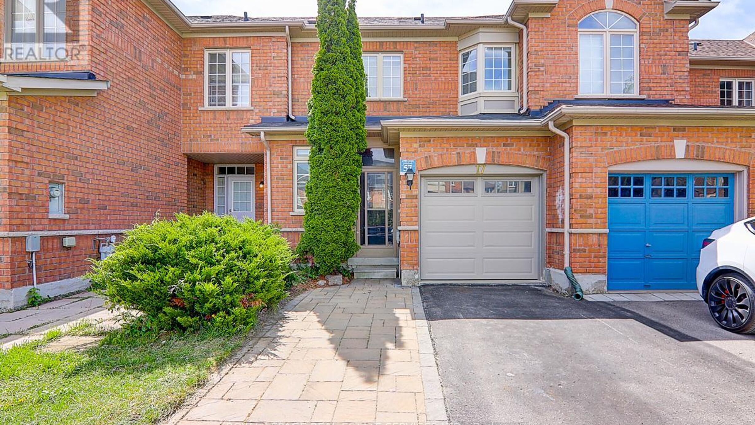 17 VENTURE AVENUE Image