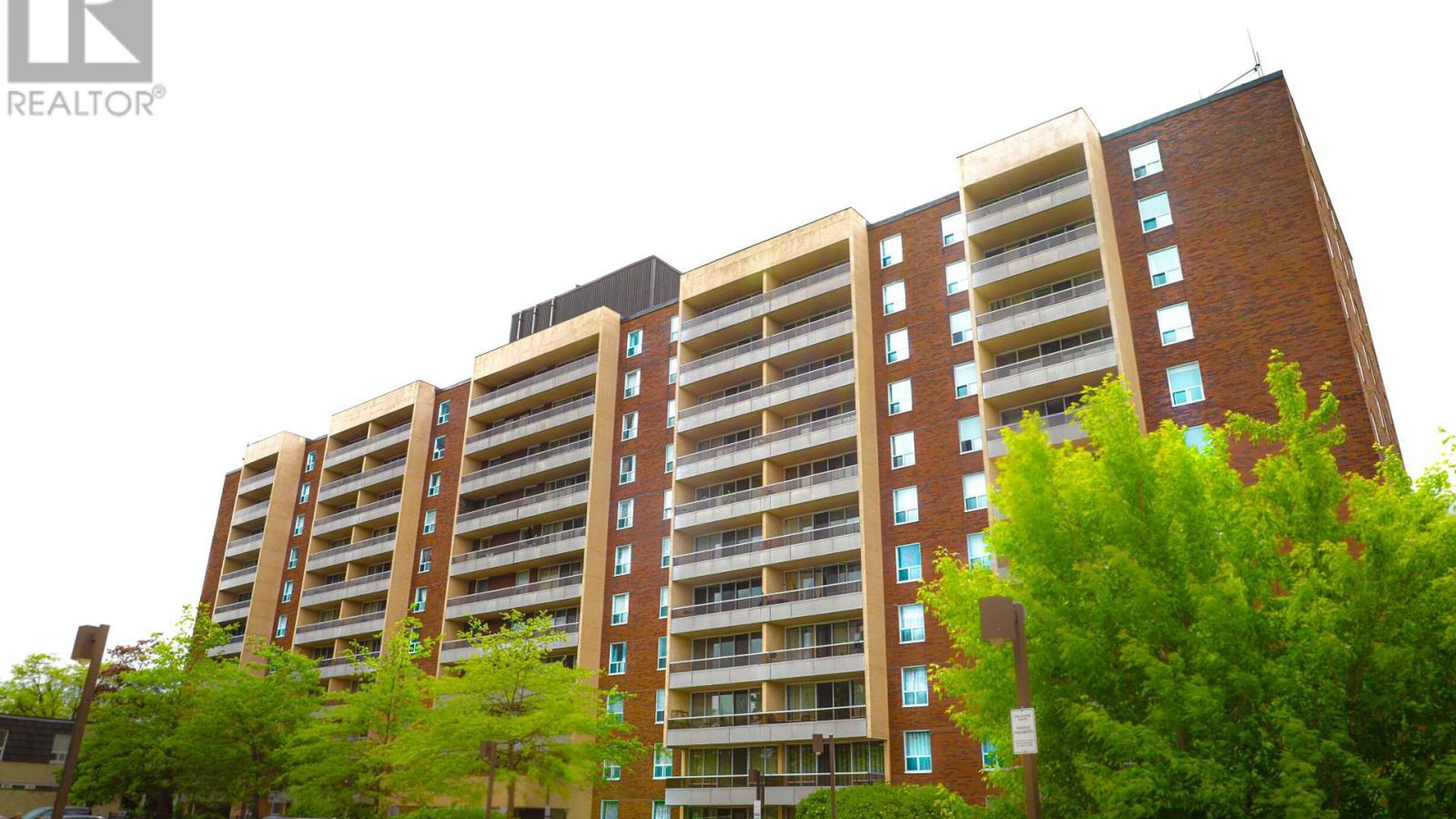 904 - 31 FOUR WINDS DRIVE Image