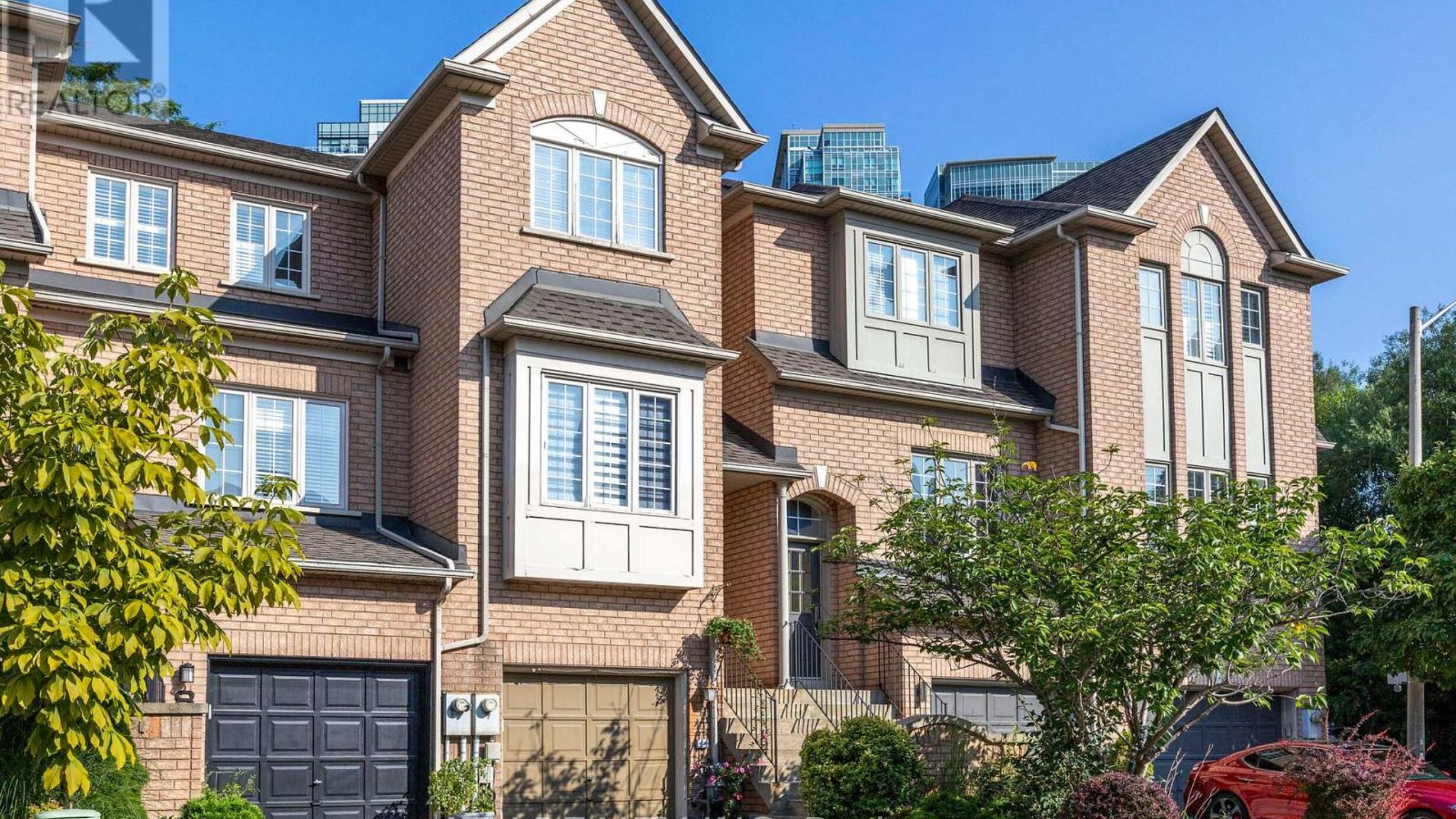 6 BLUEWATER COURT Image