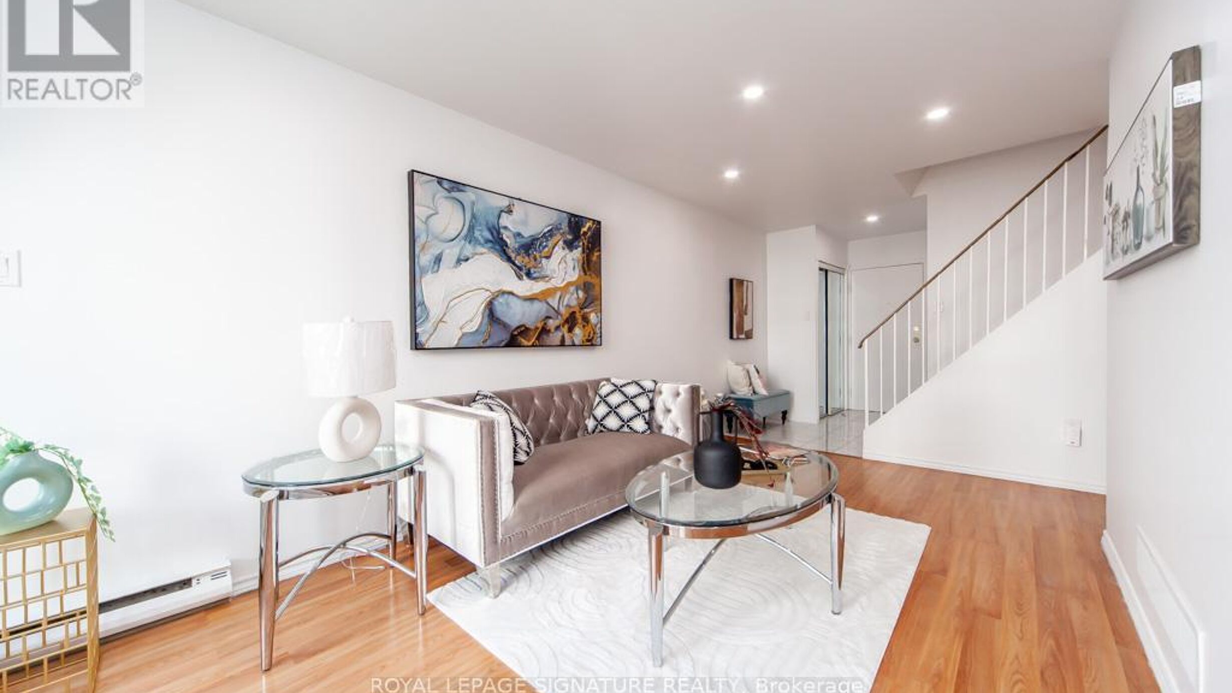 2073 - 100 MORNELLE COURT Image