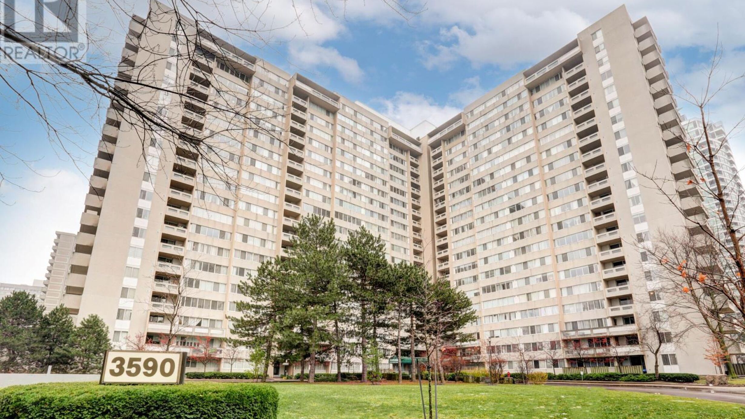 705 - 3590 KANEFF CRESCENT Image