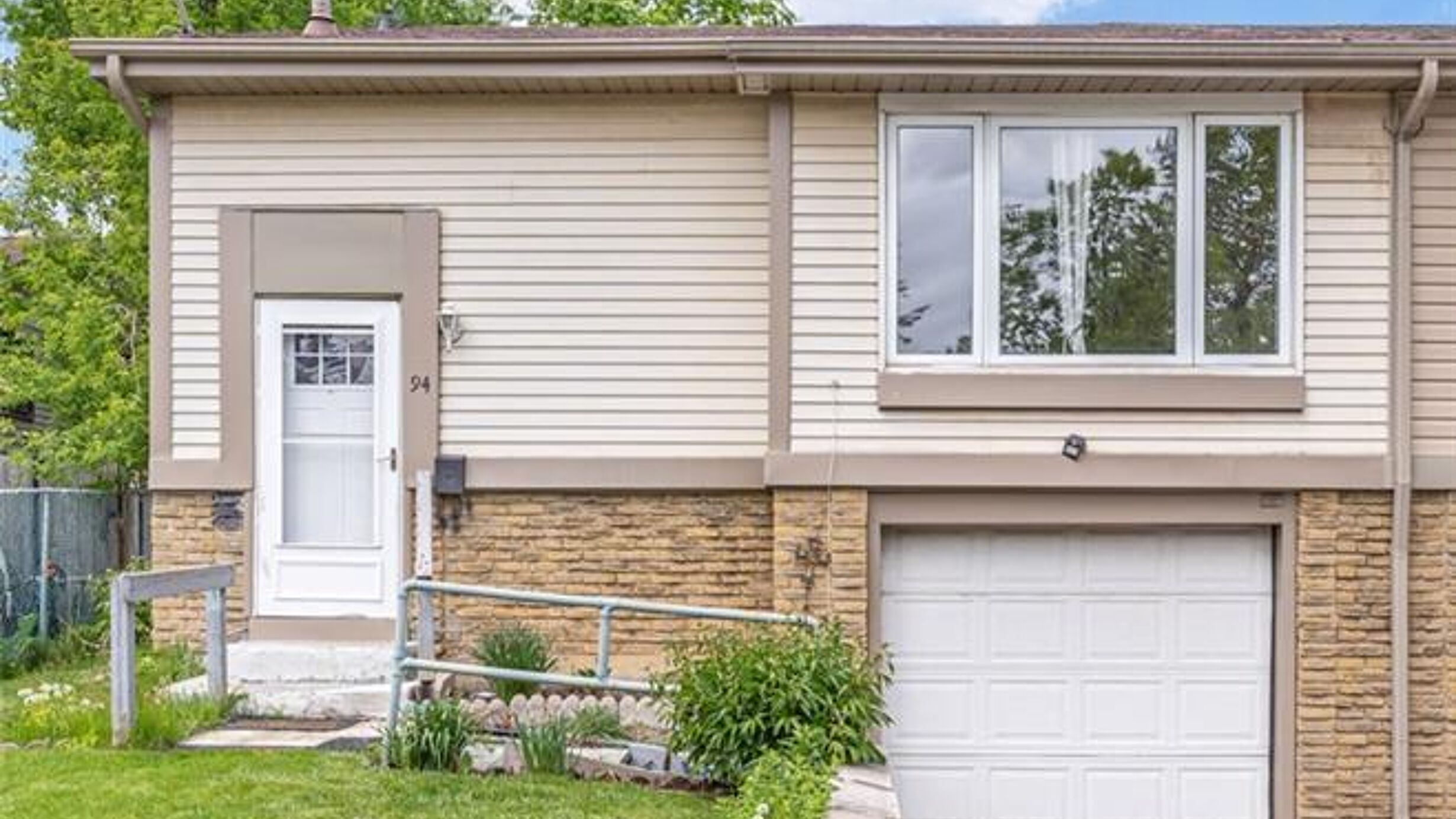 94 CHARTERS Road Image
