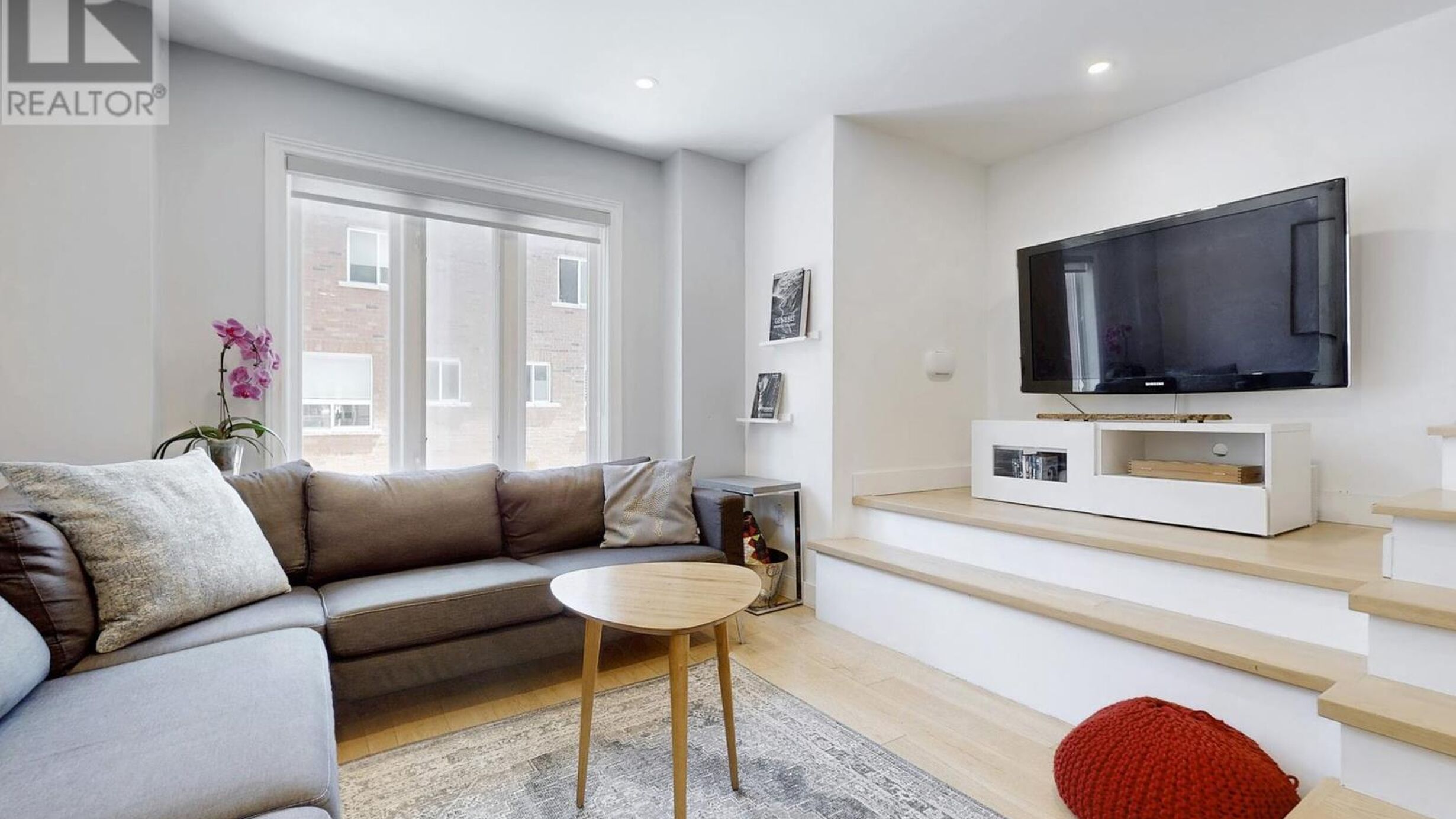 6 GROGAN MEWS Image