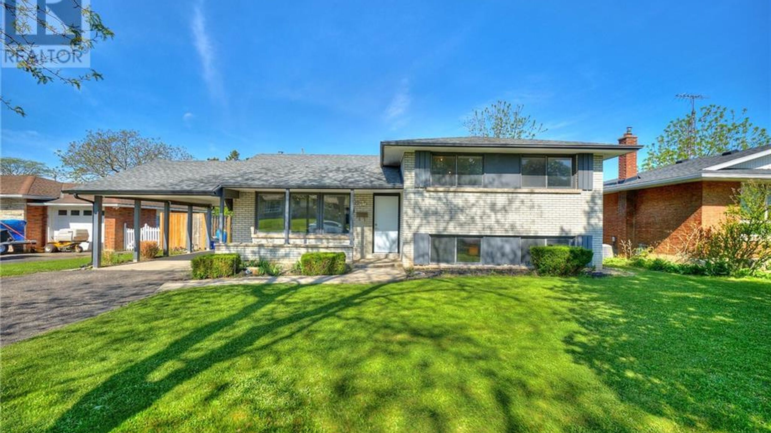 19 CLEARVIEW Heights Image