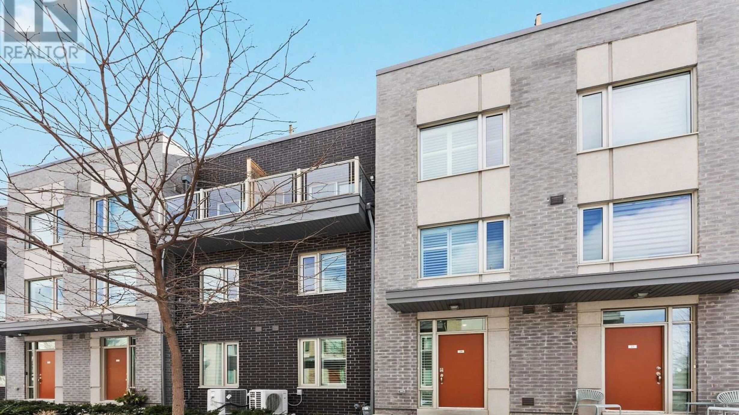 24 - 18 APPLEWOOD LANE Image