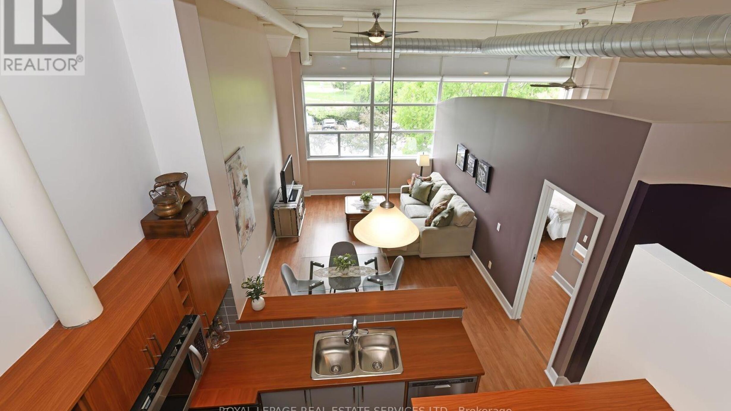 205 - 1001 ROSELAWN AVENUE Image