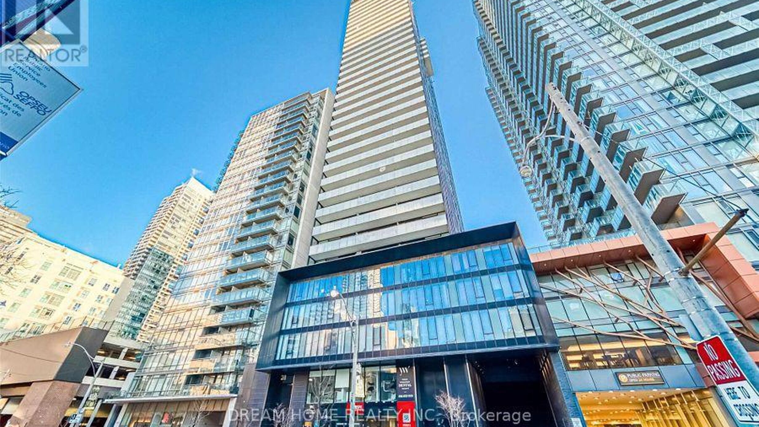 1006 - 28 WELLESLEY STREET E Image