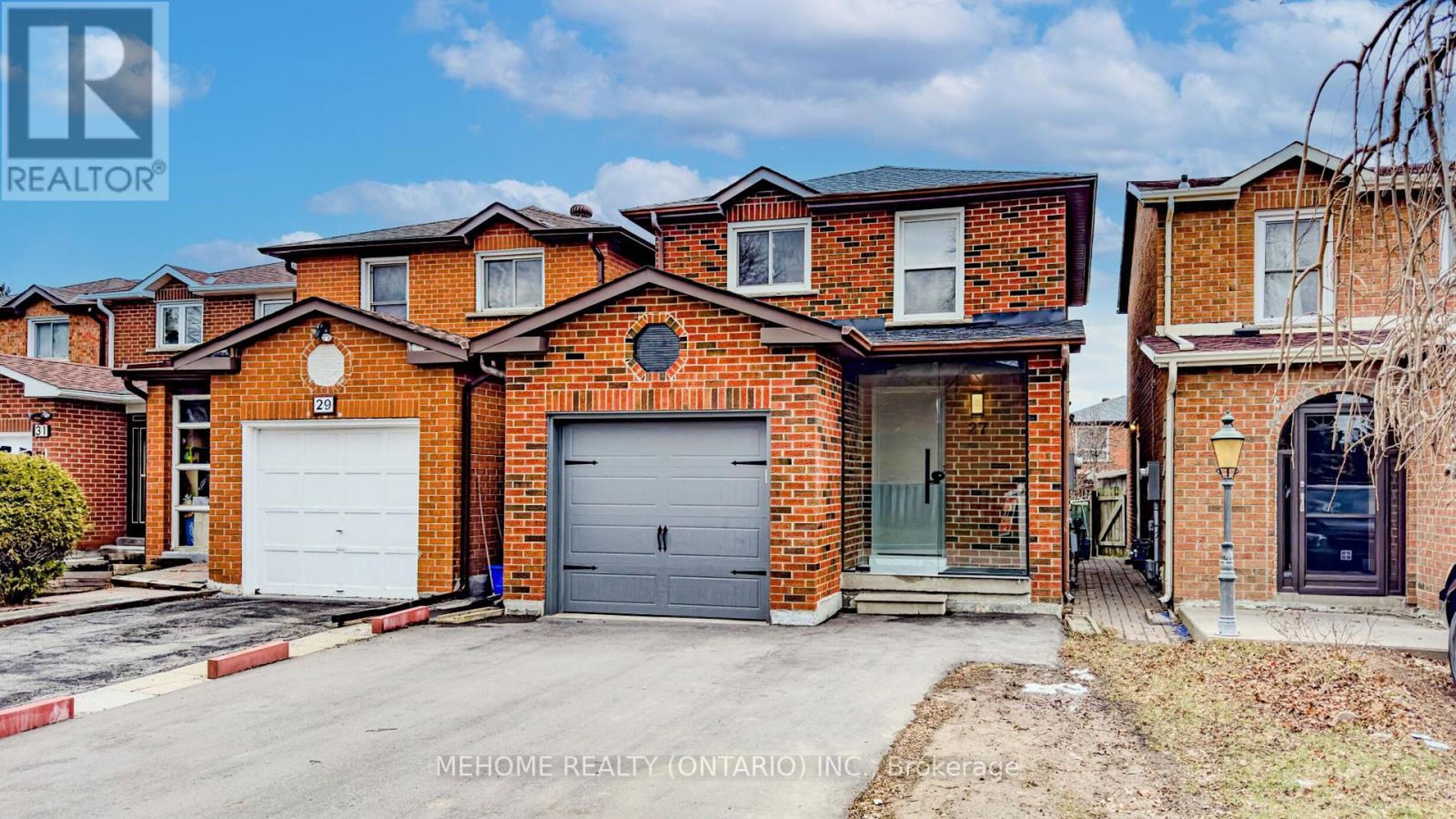 27 DEBDEN ROAD Image