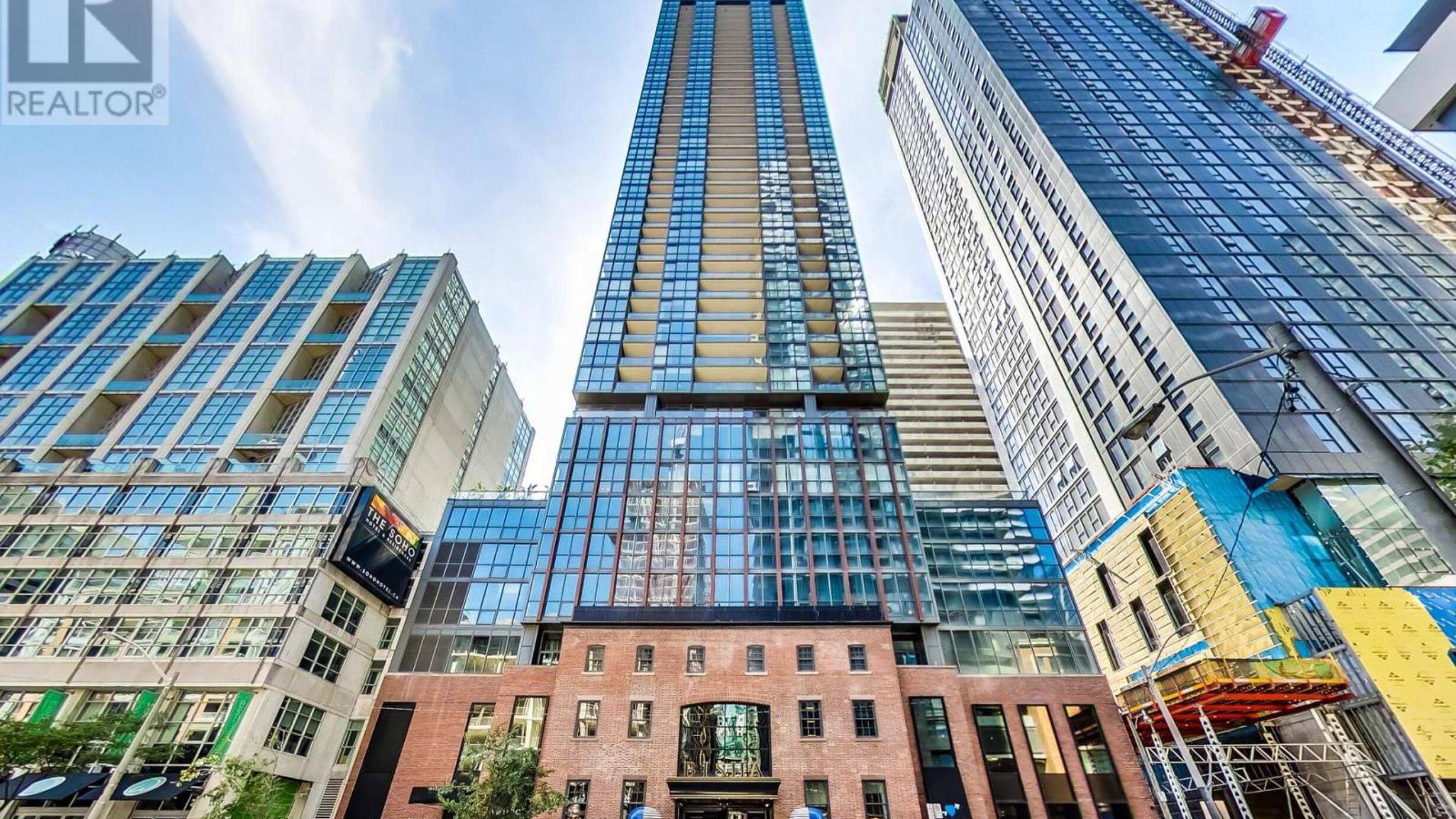 3108 - 88 BLUE JAYS WAY Image