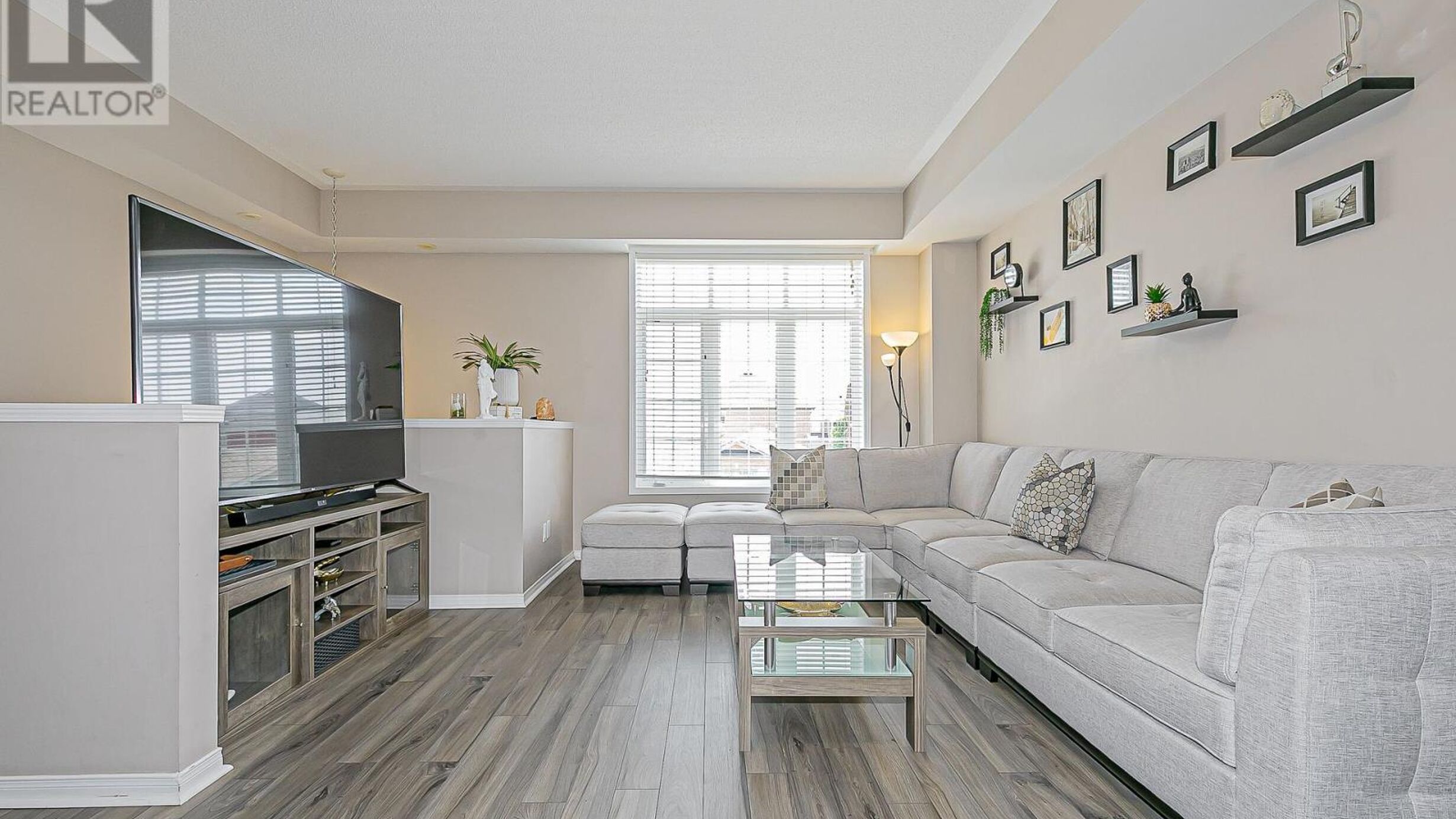21 - 38 GREENSBOROUGH VILLAG CIRCLE Image