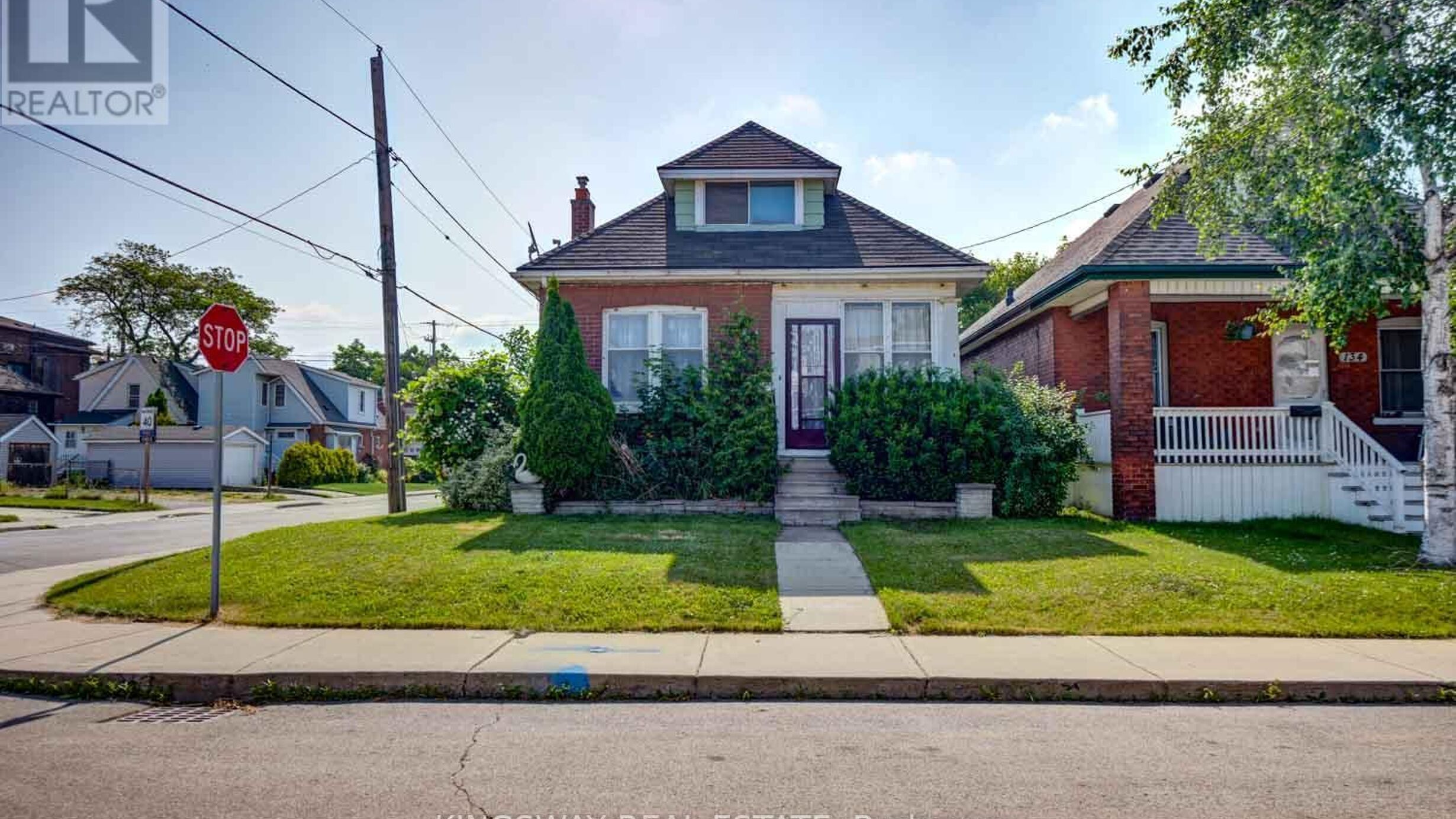 136 CONNAUGHT AVENUE N Image