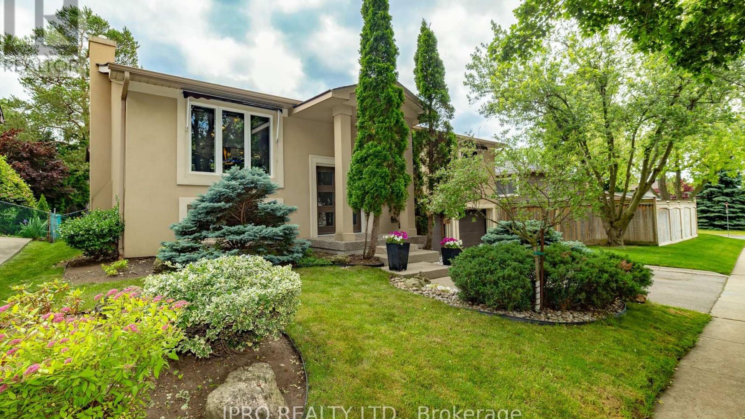2183 SANDRINGHAM DRIVE Image