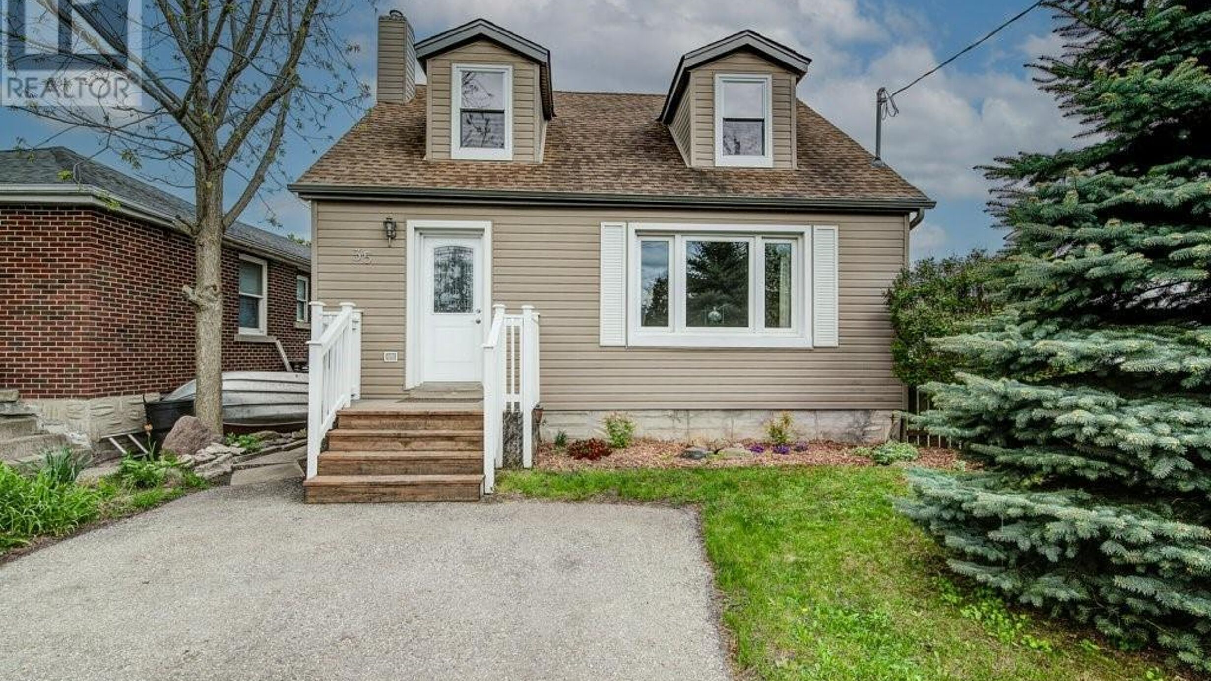 35 WAVERLY Road Image