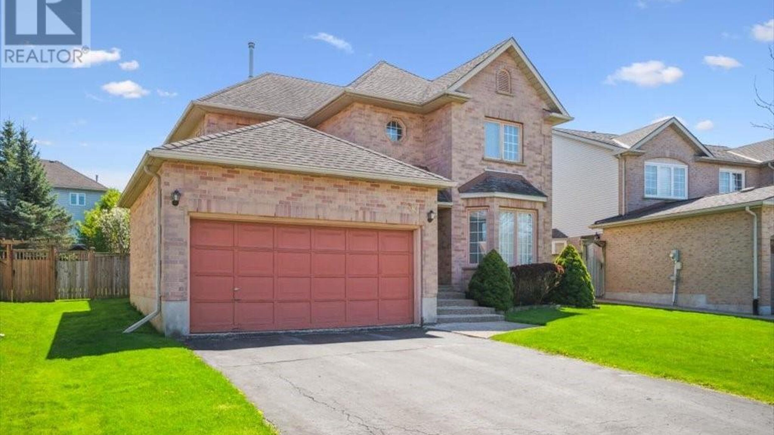 53 LYNNVALLEY Crescent Image