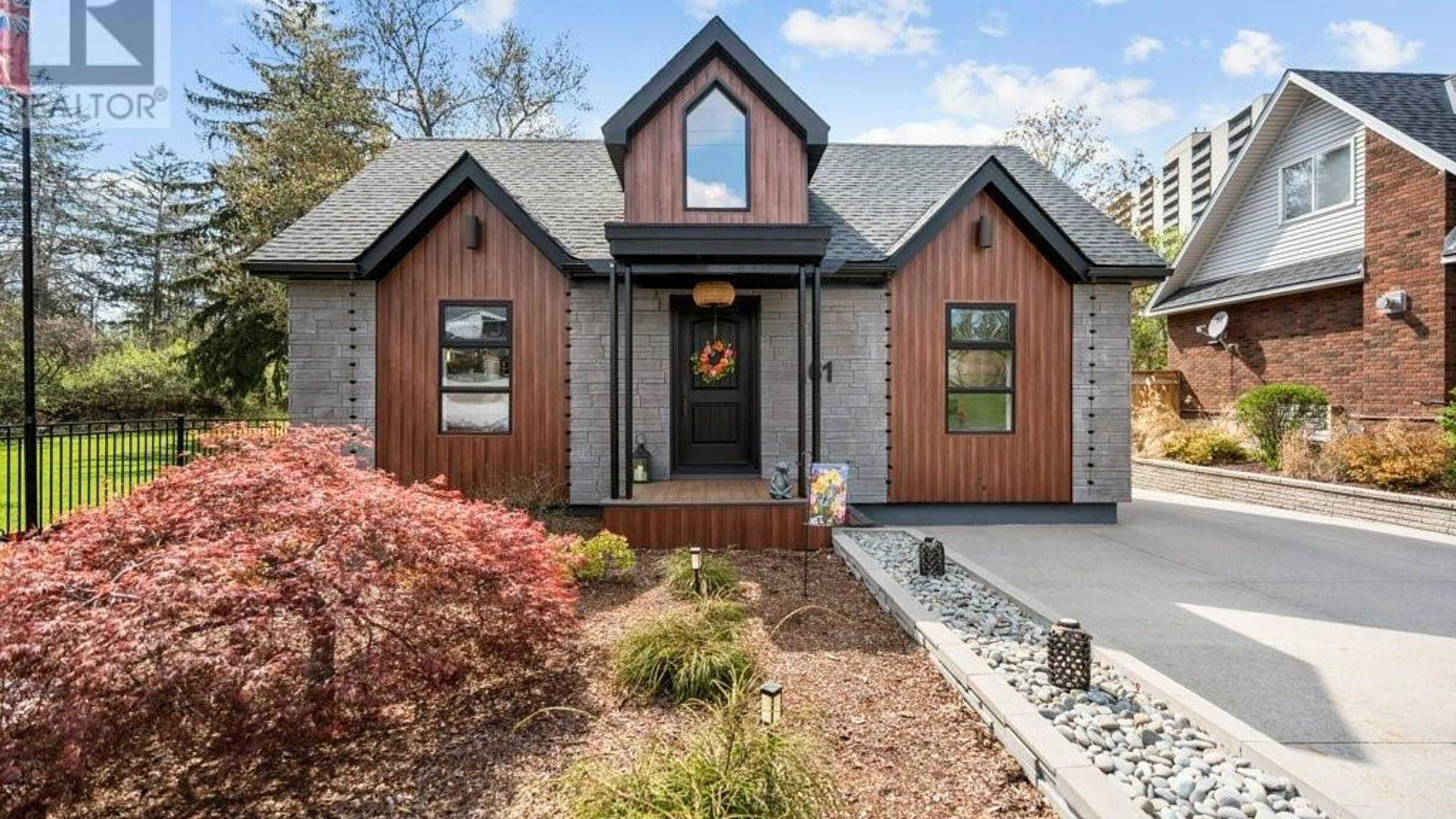 61 LAKE Avenue N Image