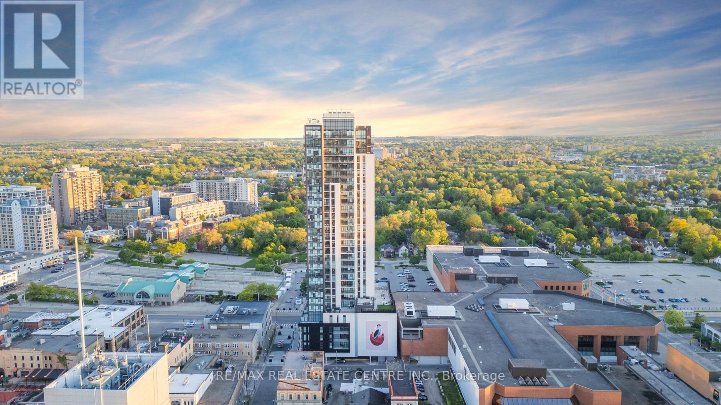 604 - 60 CHARLES STREET W Image