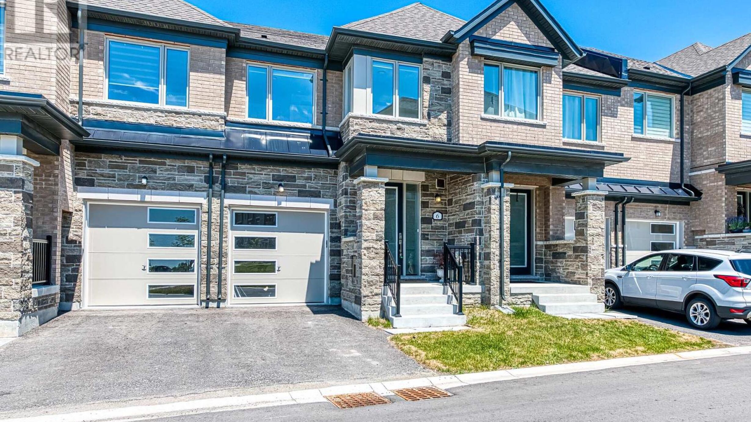 6 BROFARM LANE Image