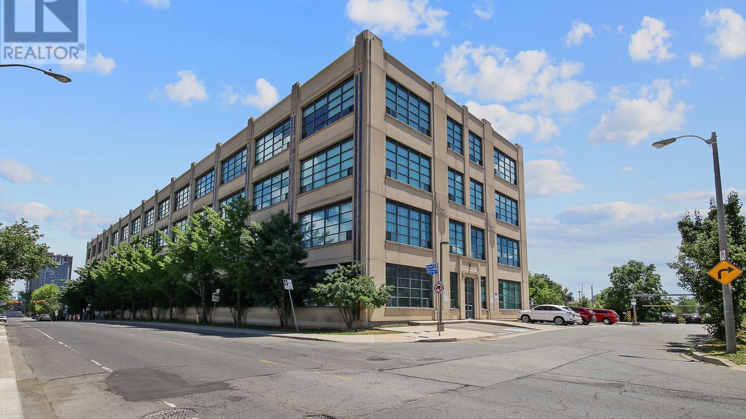 434 - 1001 ROSELAWN AVENUE Image